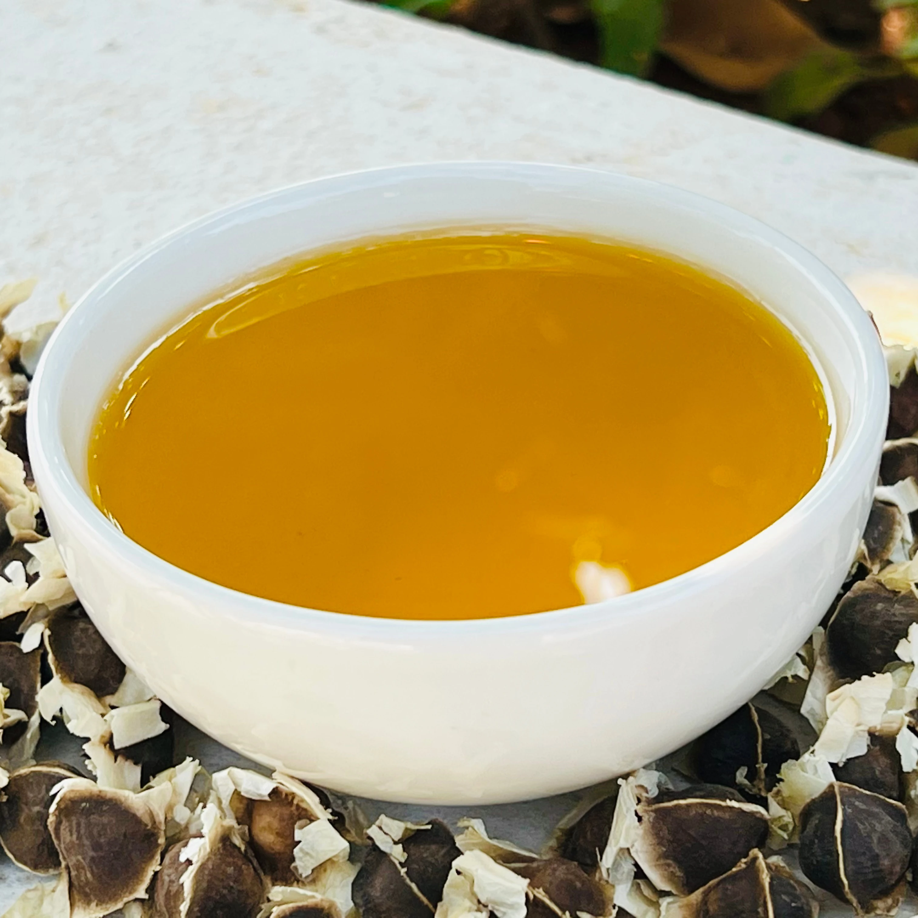 Biggest Indian Supplier Top Quality Cold Pressed Moringa Oleifera (Malunggay) seed Oil for cosmetic Industries