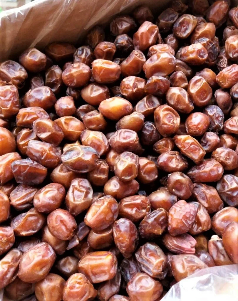 Dry Fruits From Saudi Mozafati/Kabkab/Sayer/Zahedi/Piarom/Gulf Dates in good price from supplier..