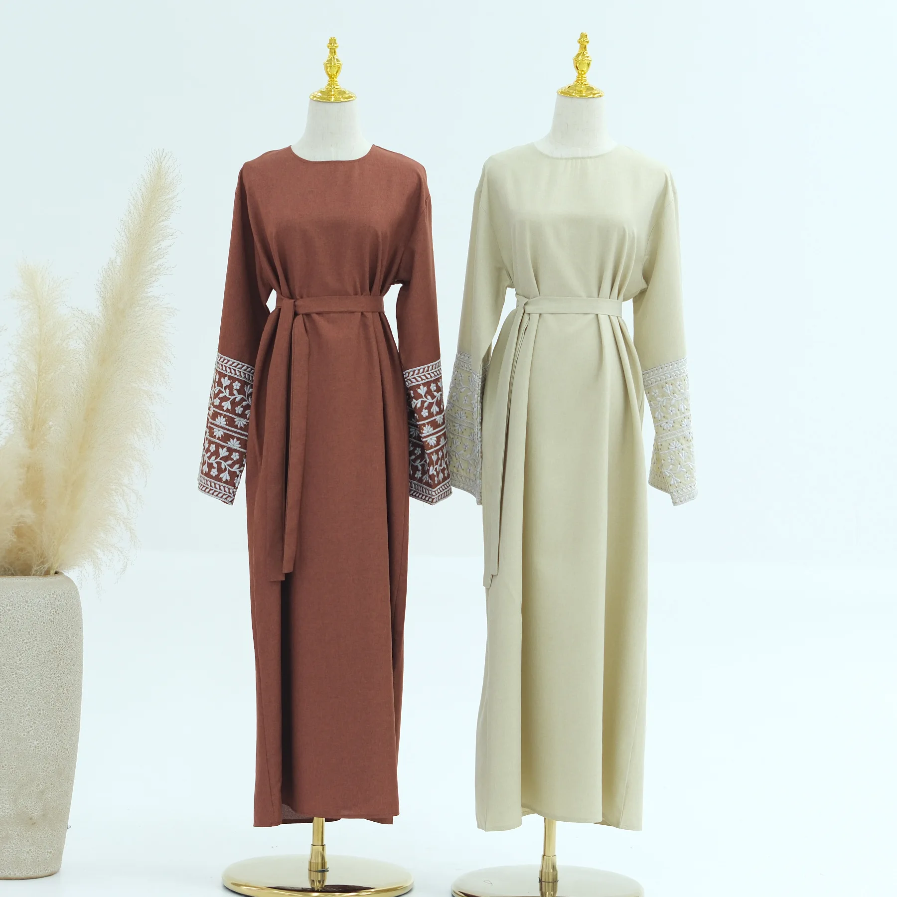 Wholesale Muslim Dress Middle East Turkey Dubai Embroidered Elegant Ramadan Linen Manufacturers Abaya Turkish Islamic Clothing