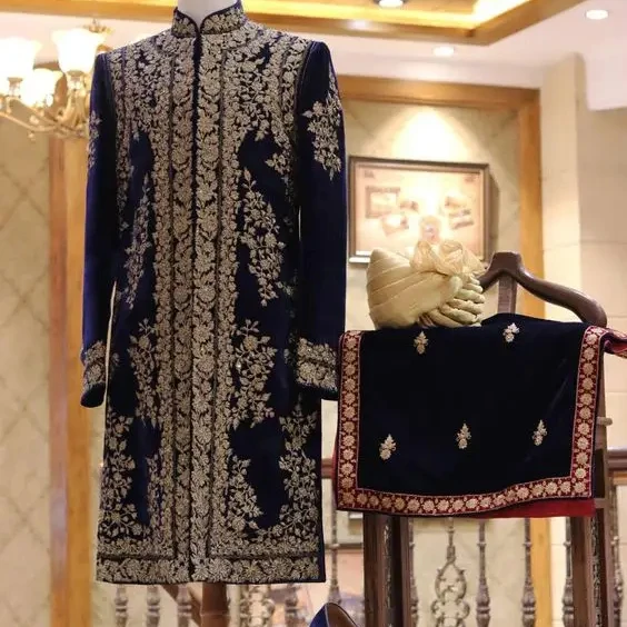 NEW--ELEGANT золотая вышивка Зари на темно-синем шервани брюки и украденные платья с подходящими туфельками для вечеринки/свадьбы @ 2024