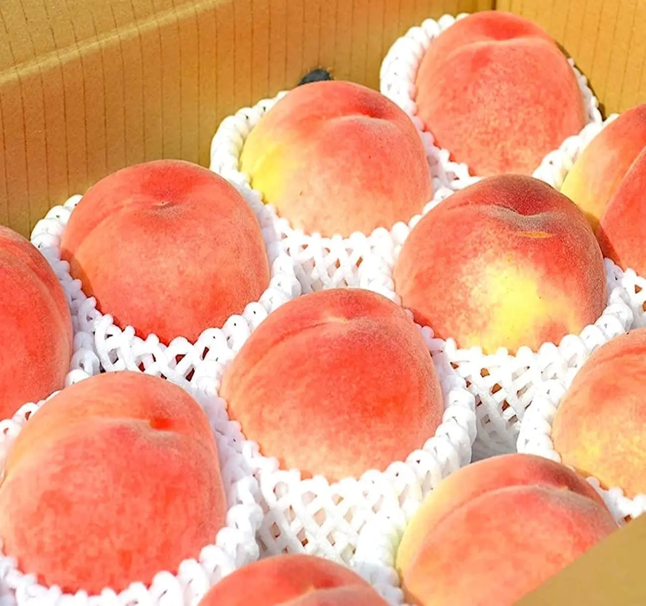 Оптом японский персик фрукты