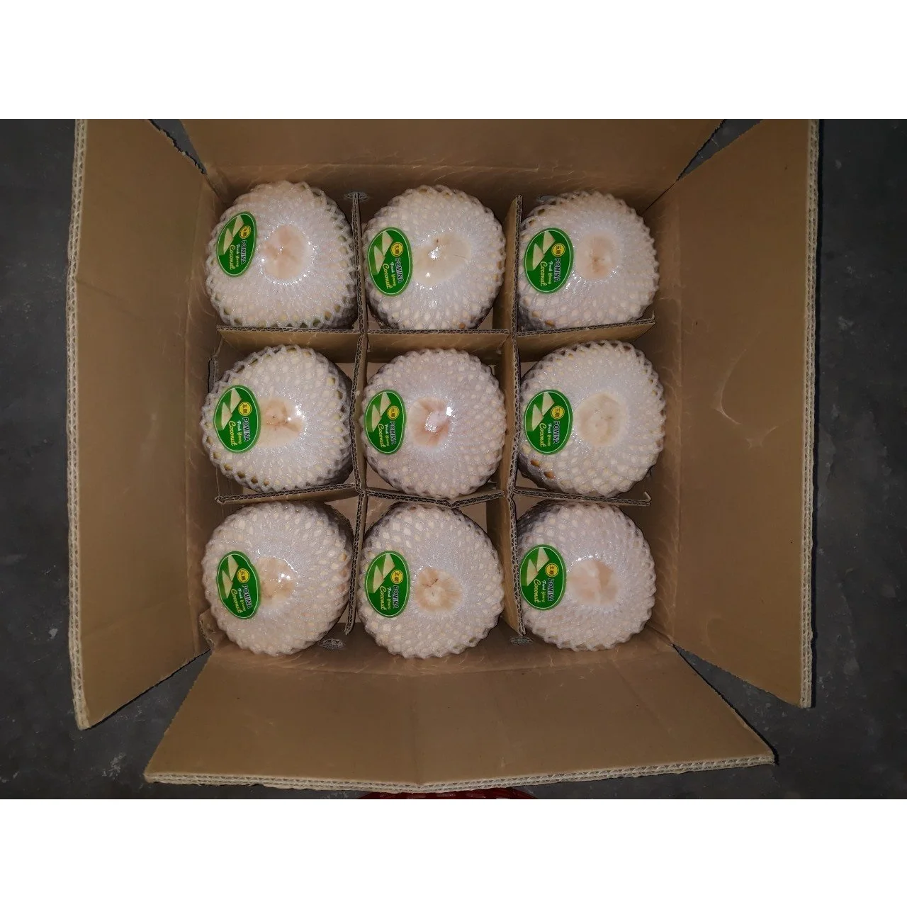 High Quality First-Class Natural Sweet Green Coconuts Export Factory in Vietnam