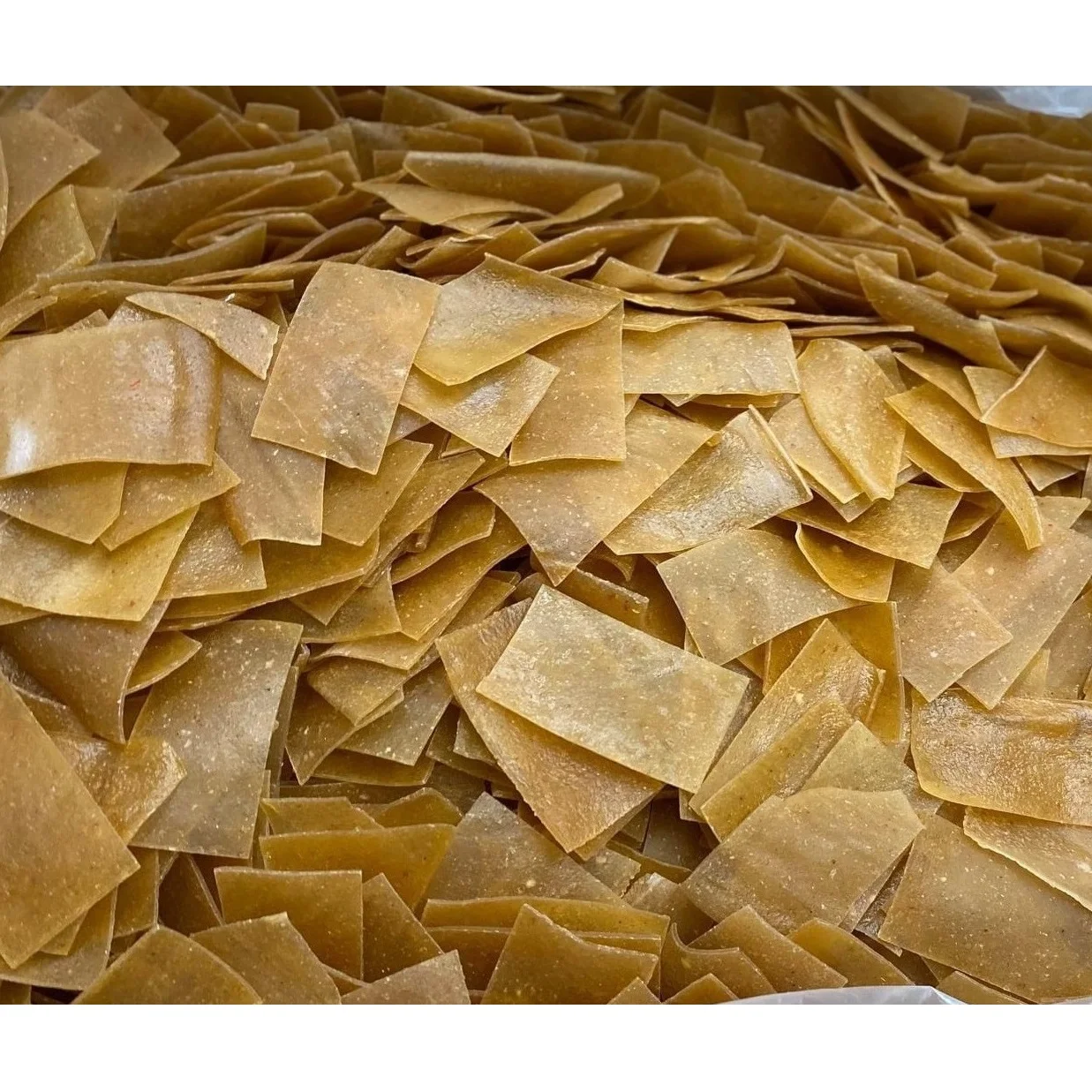 Best Price Seafood Snacks Carton Package Wholesale Salty Taste Crispy OEM Prawn Cracker from Vietnam with 9 months Shelf Life