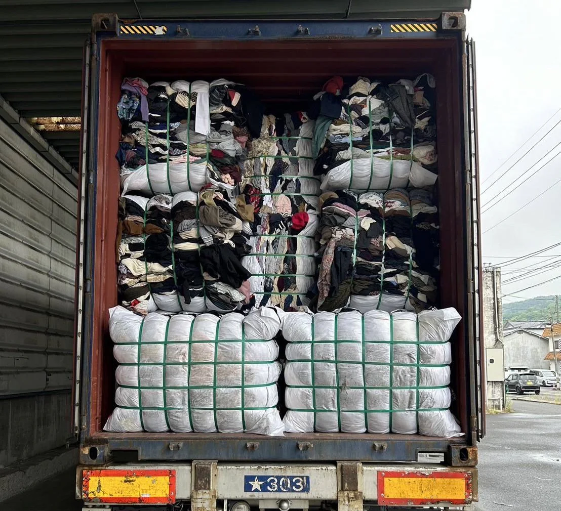 container Premium Wholesale Branded High Quality Bulks Men Women bale Japan Used Clothing Exporters used clothes container