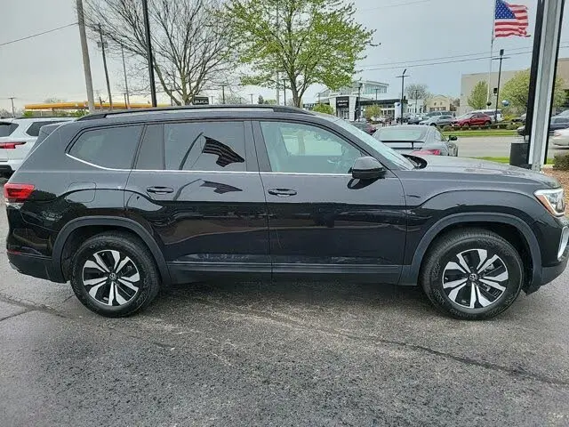 2024 Volkswagen Atlas SE 4Motion AWD SUV аккуратно используется с настраиваемыми кожаными сиденьями и шинами R18 бензиновые готовы к продаже