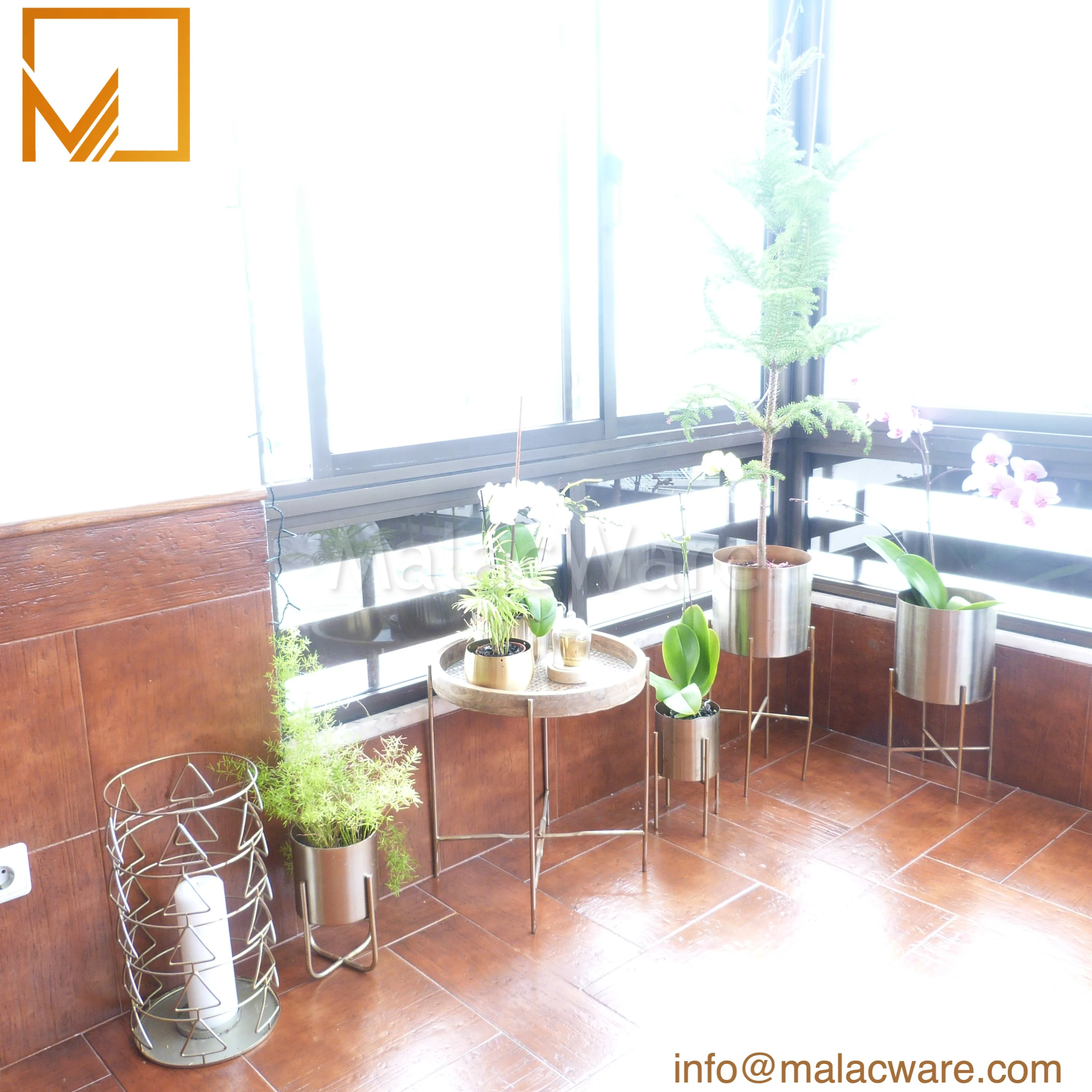 Напольная ваза с деревянной подставкой, декоративная ваза для интерьера и улицы, недорогая металлическая ваза золотого цвета с гравировкой и плантатором