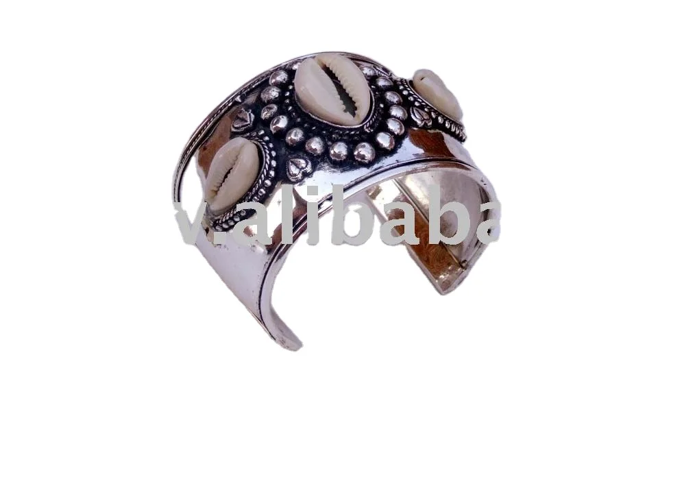 Top Selling Metal Cuff Bracelet Available In Affordable Price
