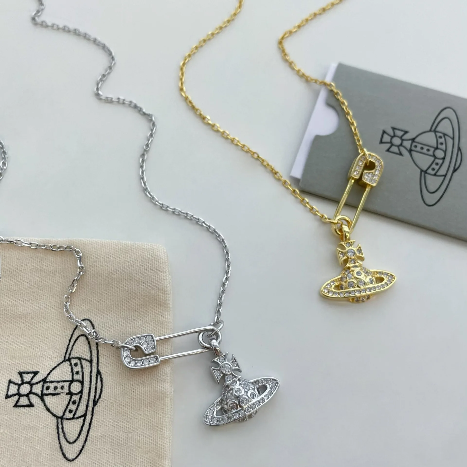 S925 sterling silver Queen Mother Saturn pin necklace light luxury full diamond clavicle chain for women