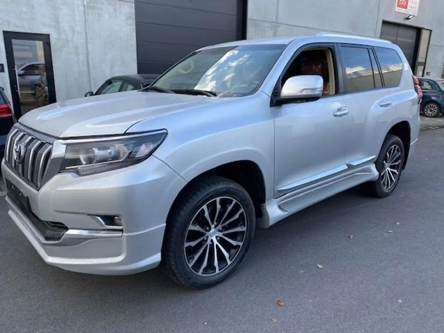 USED  LAND CRUISER PRADO   2018, 2019, 2020, 2021, 2022  CARS FOR SALE