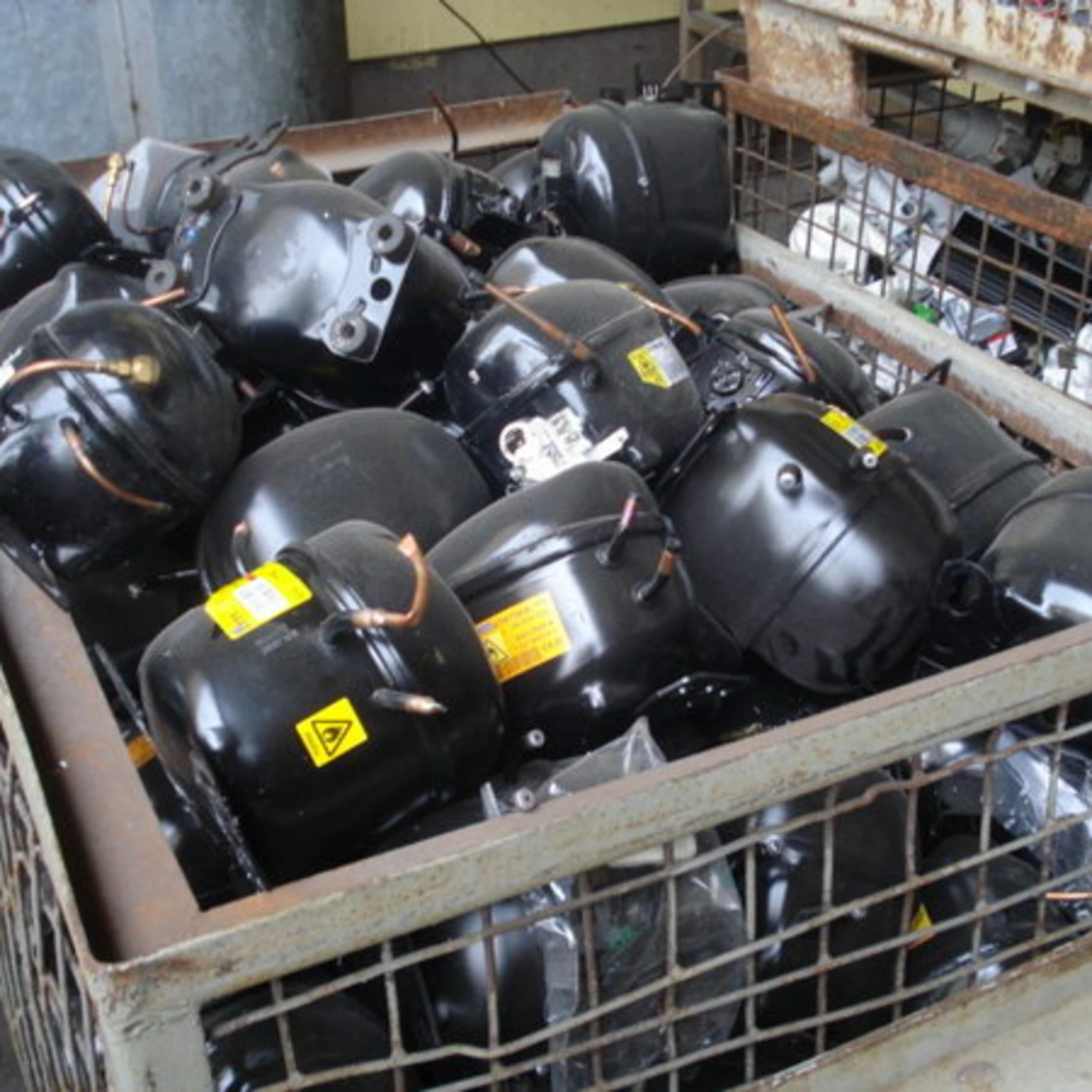 WHOLESALE BEST GRADE AC/FRIDGE/REFRIGERATOR COMPRESSOR SCRAP