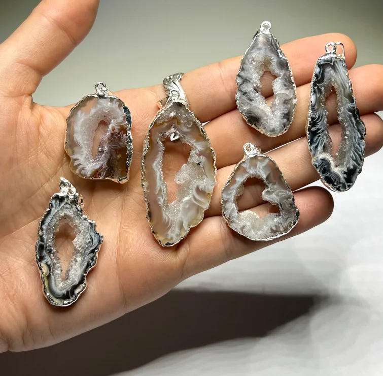 Best Quality Hot Sale Natural  Natural Stone Black Titanium Crystal Agate Cooler Pendants Necklace Gift