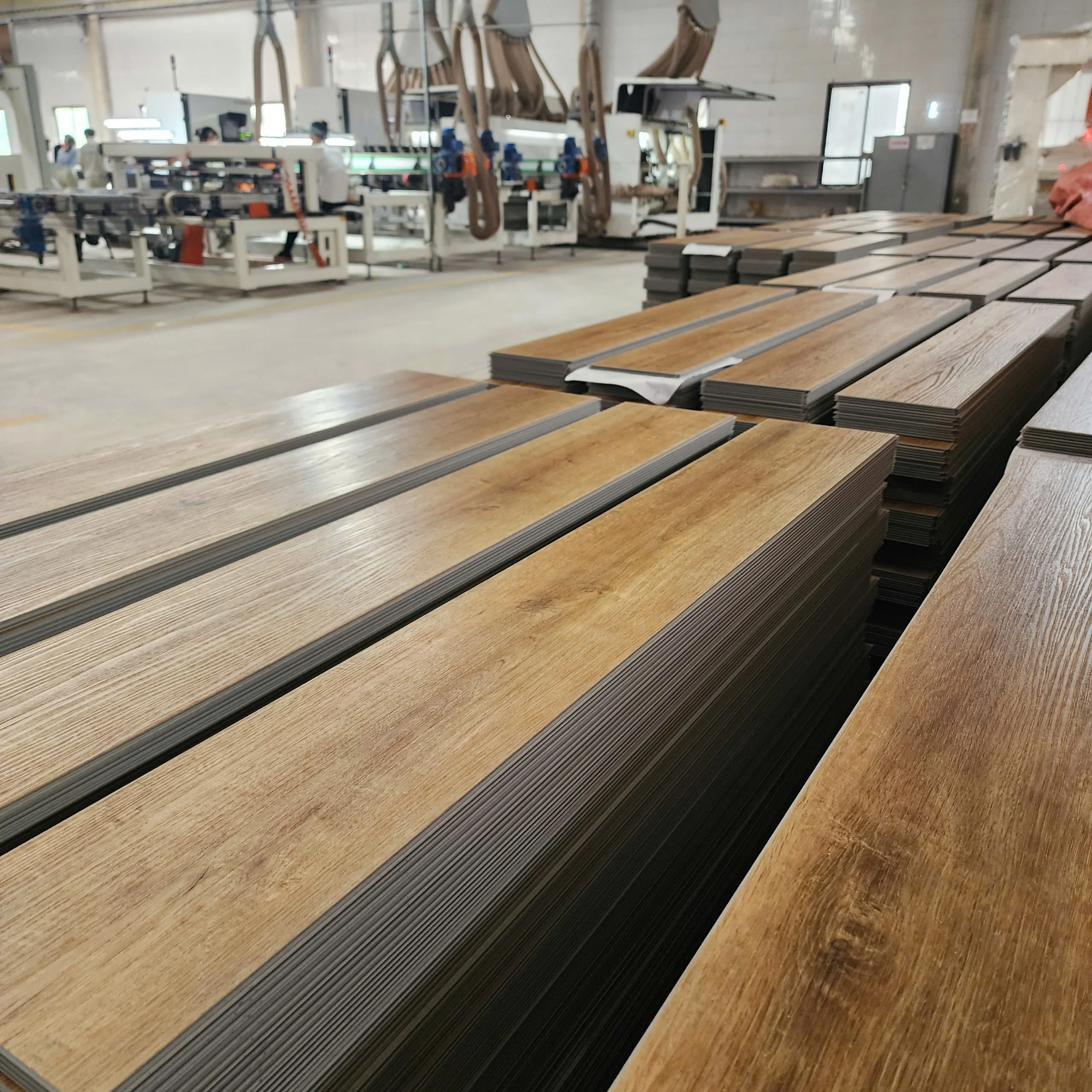 European Click Lock System SPC Flooring Hotels IXPE Sound Insulation Water Proof 4mm 5mm 6mm Core Thickness Matte Surface Modern