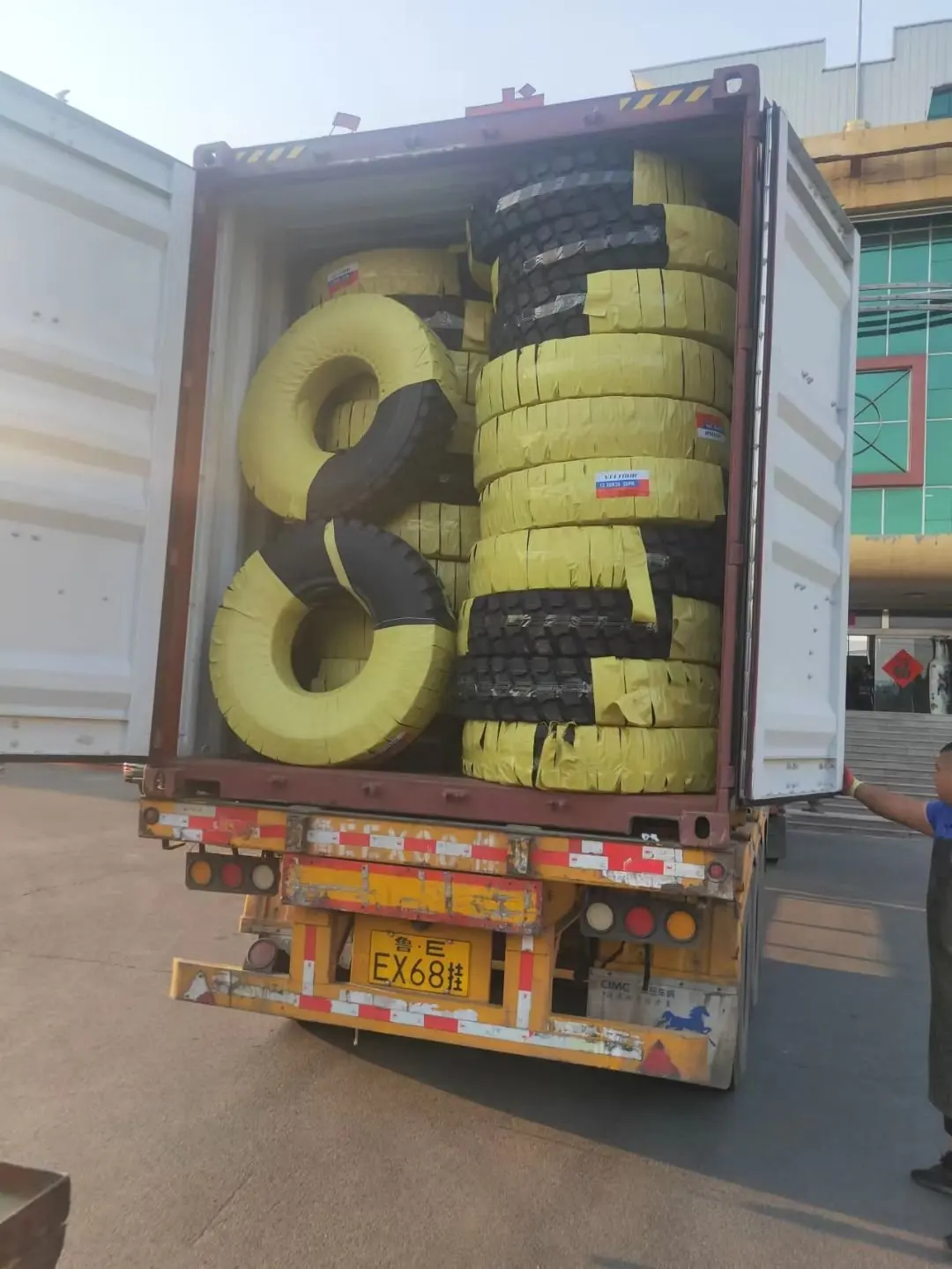 11r22.5 truck tires for sale aircraft tires 165/70 r 14 container new tires