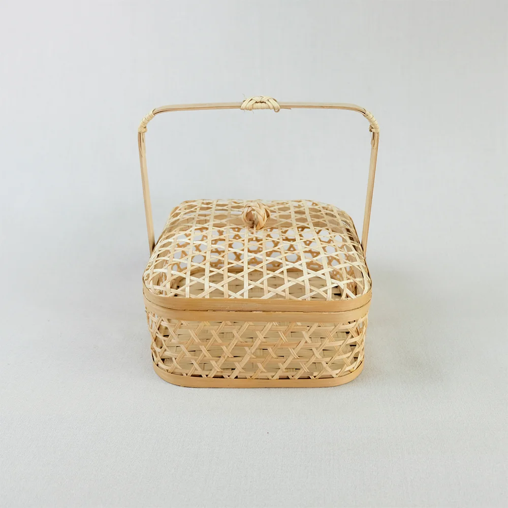 High popularity large covered decorative storage cherry outdoor picnic wicker baskets from Vietnam