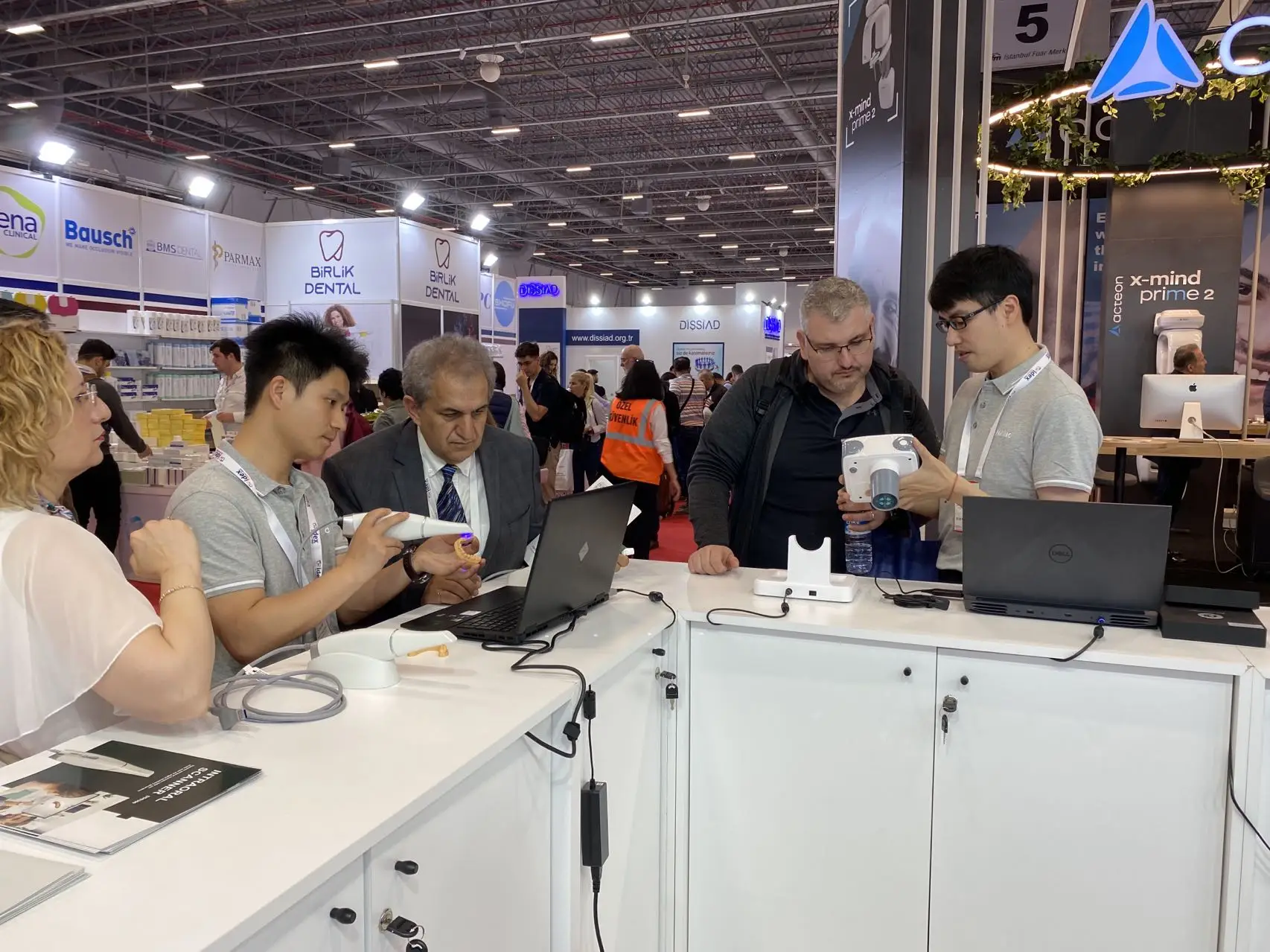 Hot Sale DYNAMIC  DDS300 Scanner Dental Intraoral Scanner