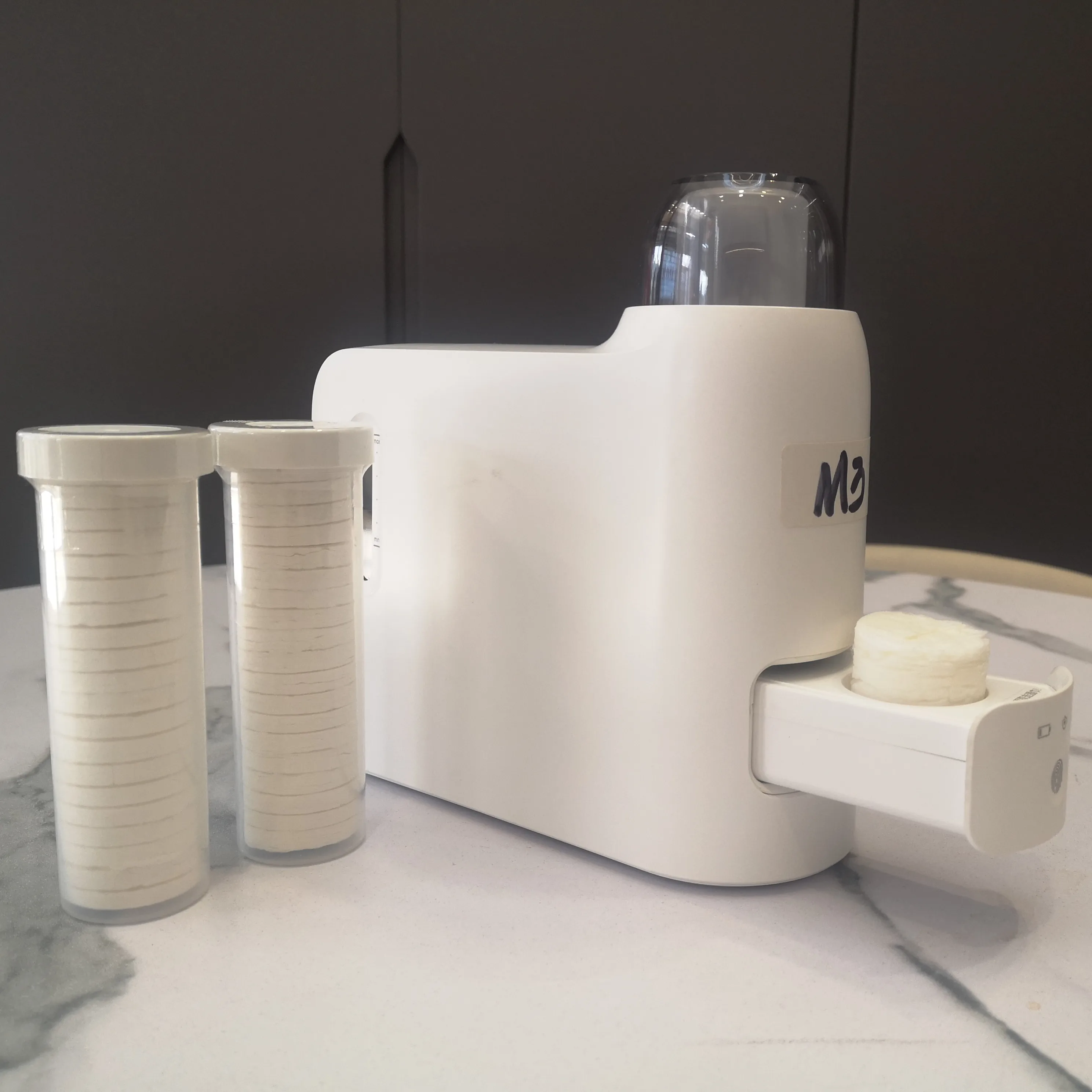 2022 Portable Automatically Baby Hot Wipes Warmer Heating Wet Wipes Wet Towel Heater Compressed Towel Dispenser