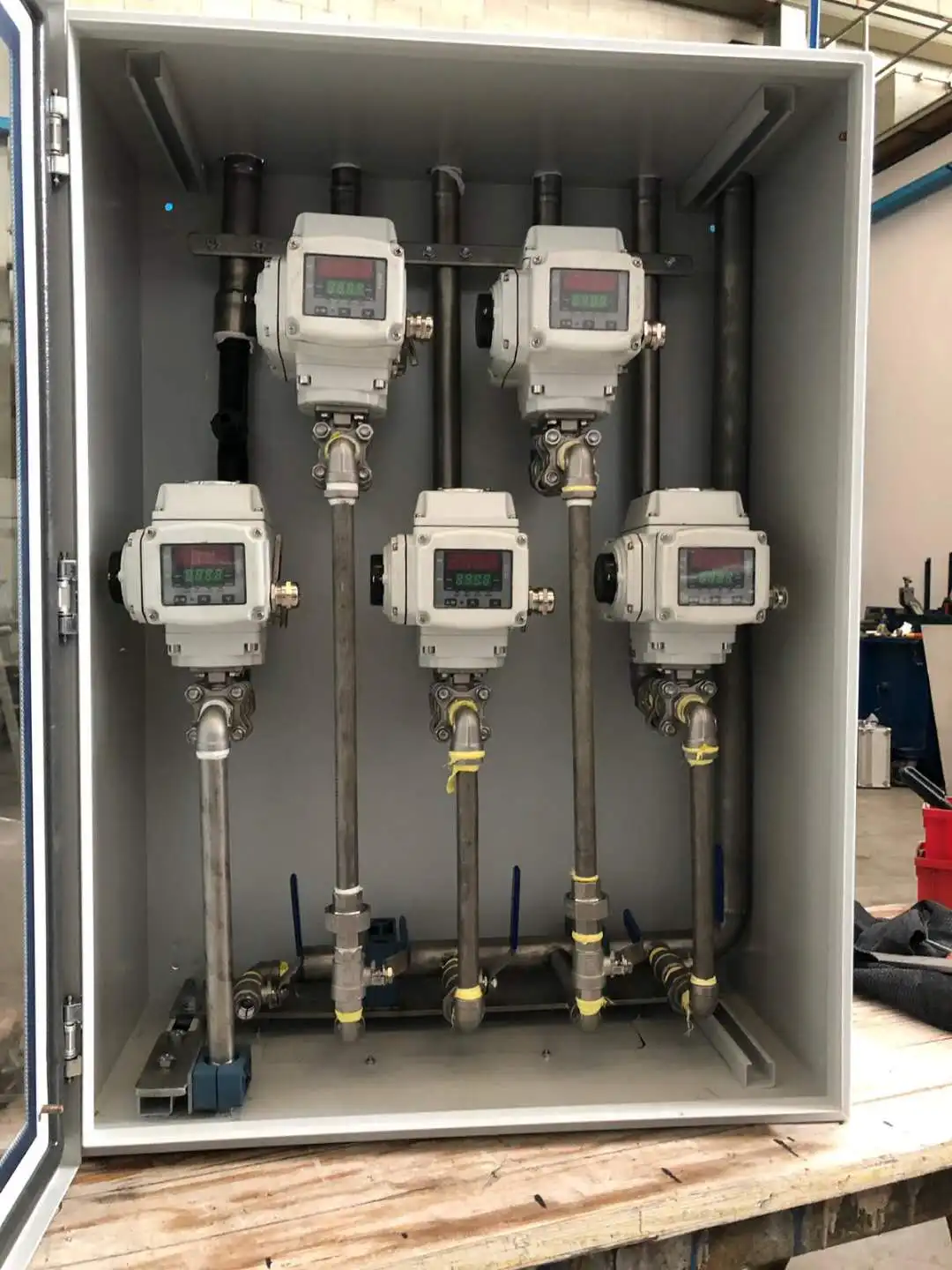 COVNA AC220V 4-20mA Intelligent Type Electric UPVC Ball Valve PVC Ball Valve Electric Actuator UPVC Double Union Ball Valve