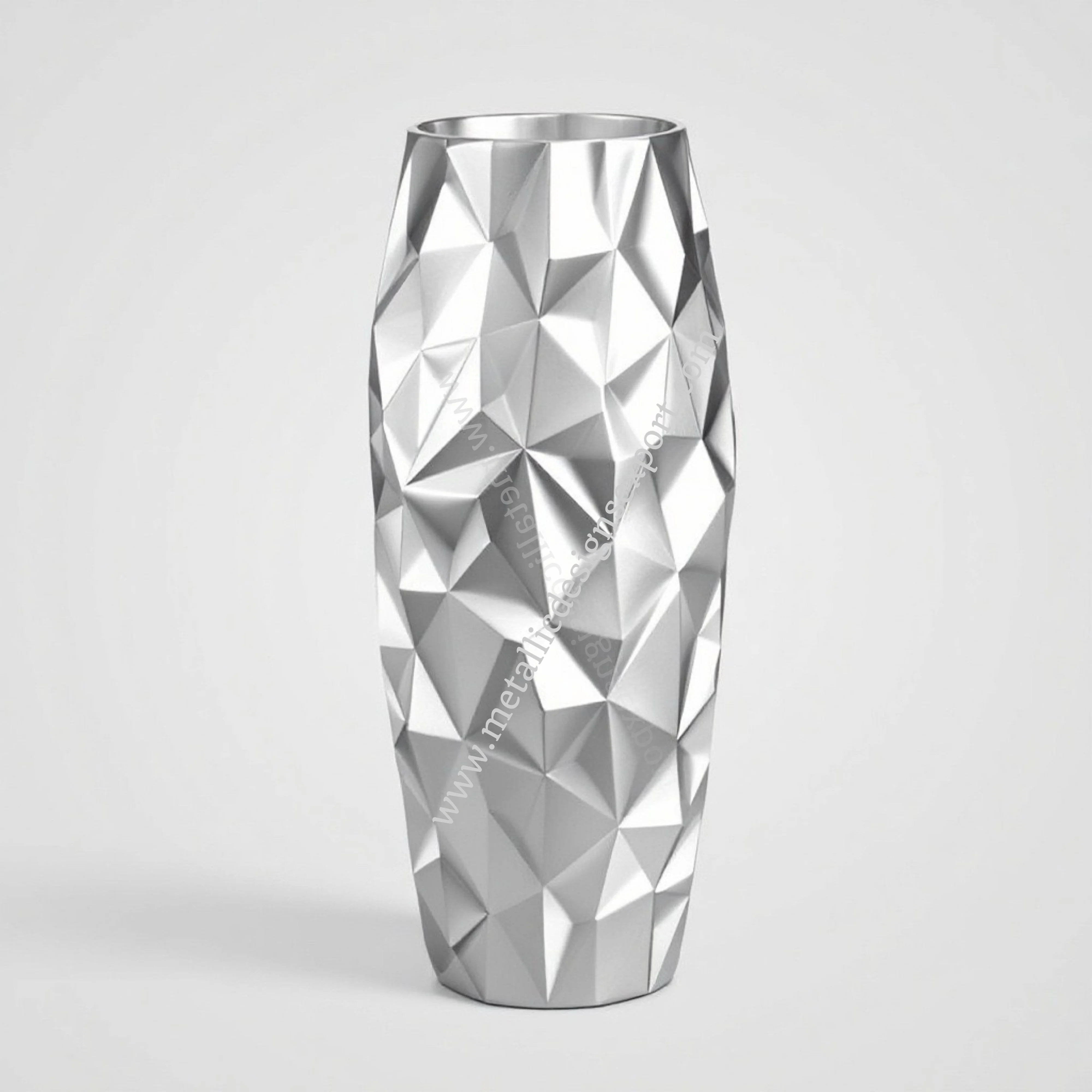Hammered Silver Gradient Metal Flower Vase Modern Textured Design, Elegant Decorative Accent for Homes & Offices