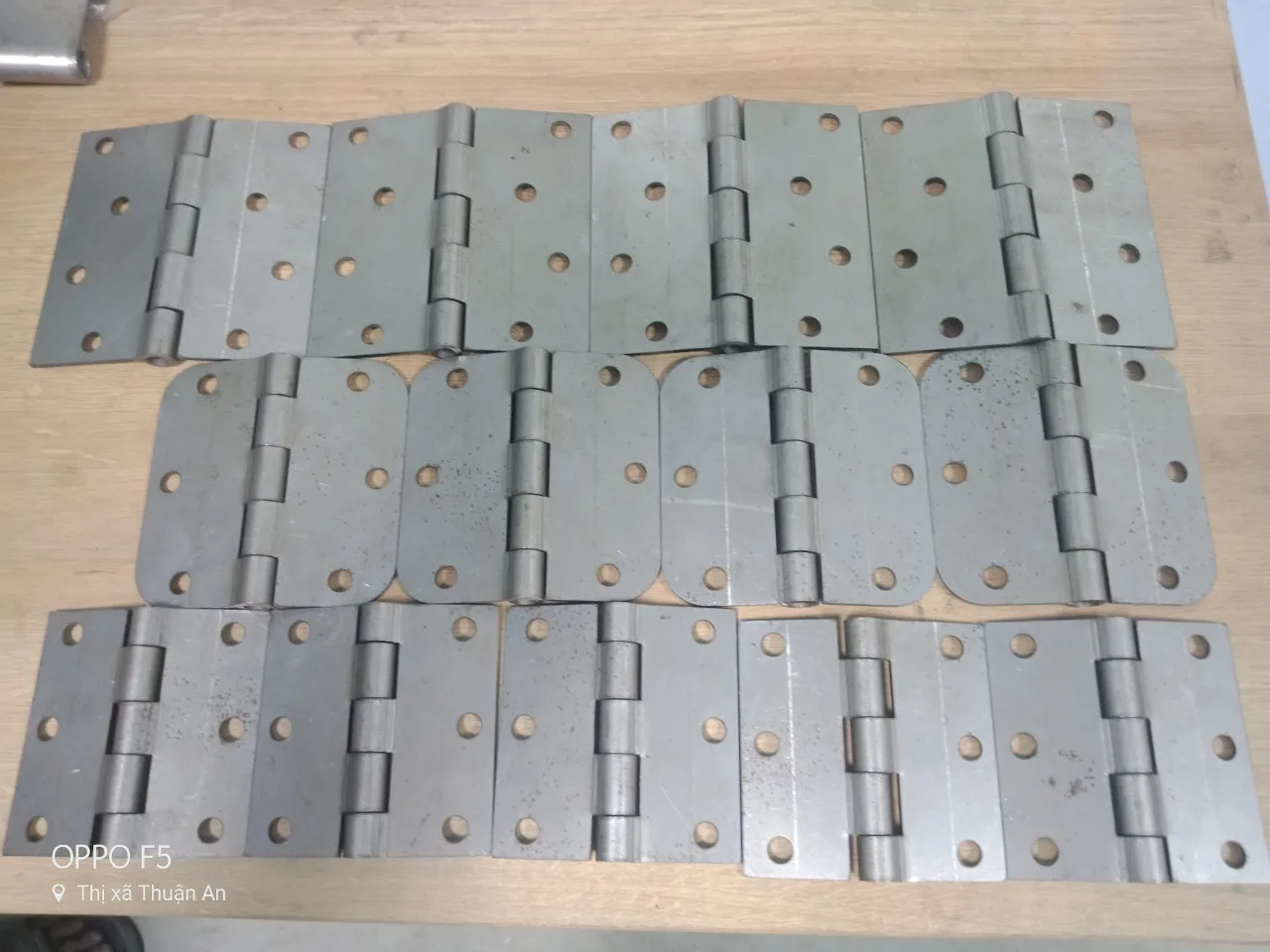 Вьетнамская Заводская дверная петля высококачественные соединители и опоры для полки по экономичной цене