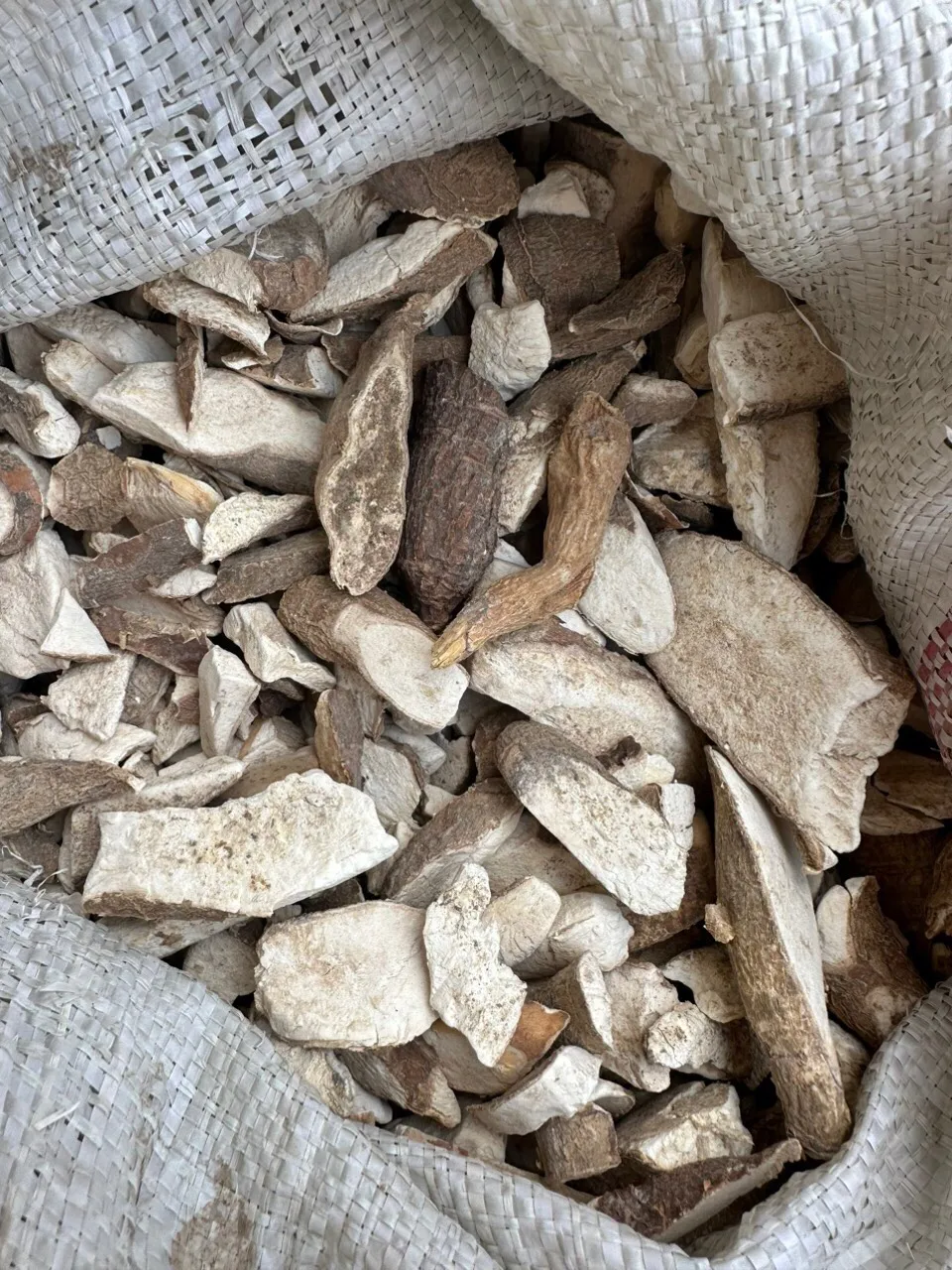Best Price Tapioca Chip For Animal Feed Vietnam Cassava Chips for Feeding Animal Dried Tapioca Sliced Chips