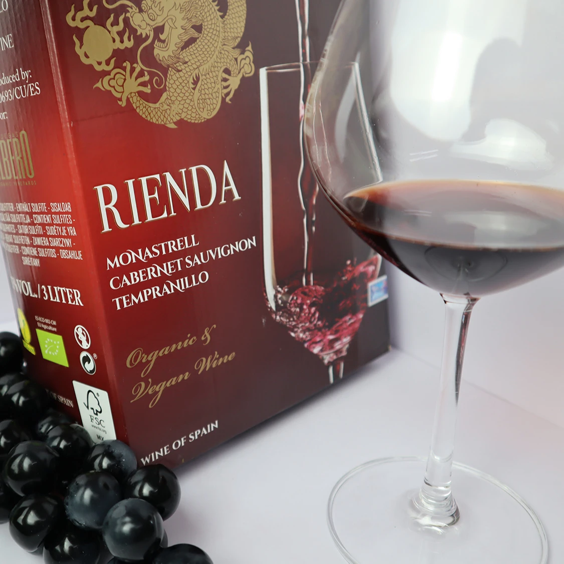 Packaging container box selection weight vegan style organic shelf origin type wine gift box Rienda from Spain