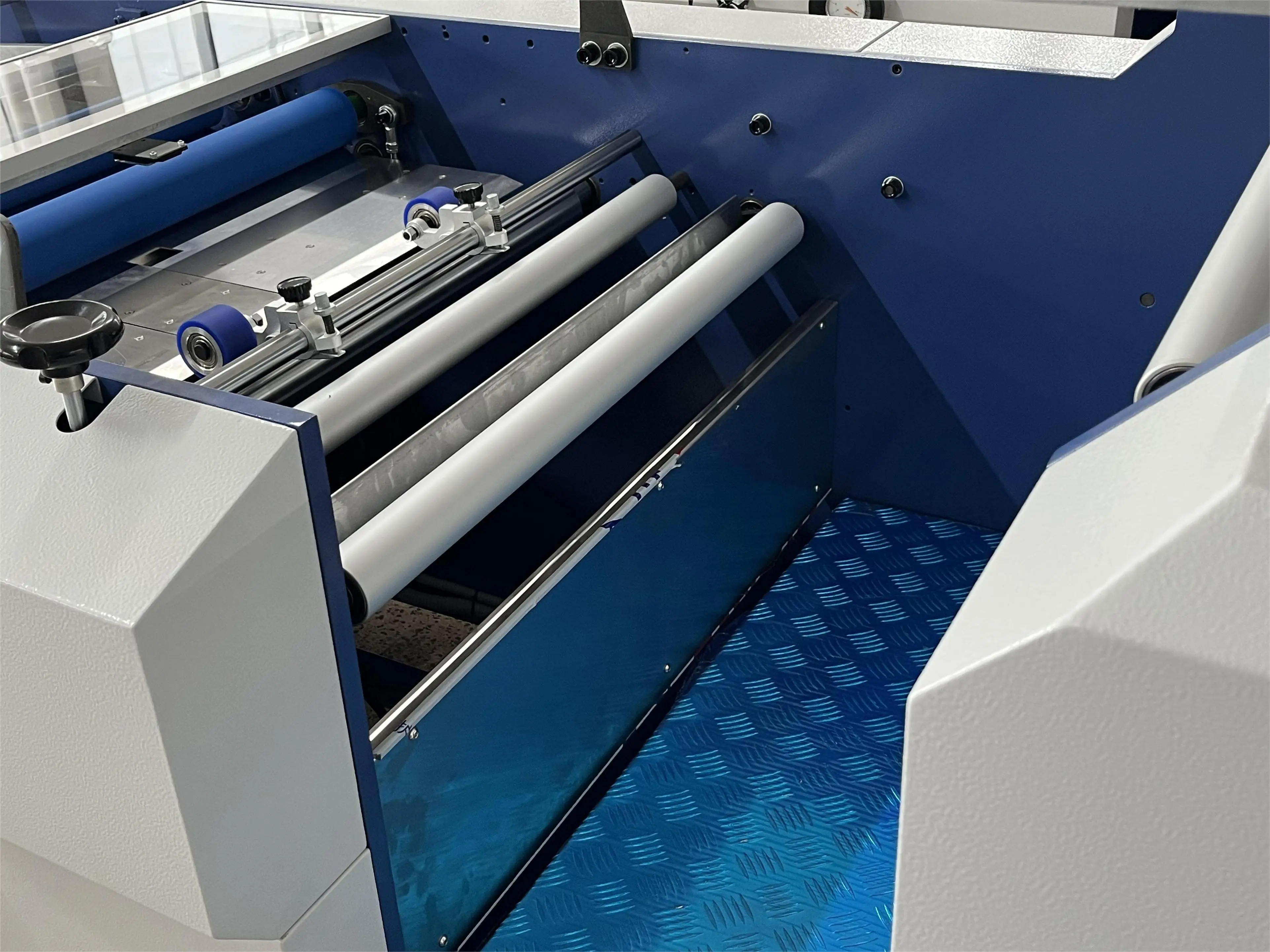 Semi Automatic Thermal Laminating Machine For Paper Bookcover And Poster SF- 720C/ 920C/ 1100C