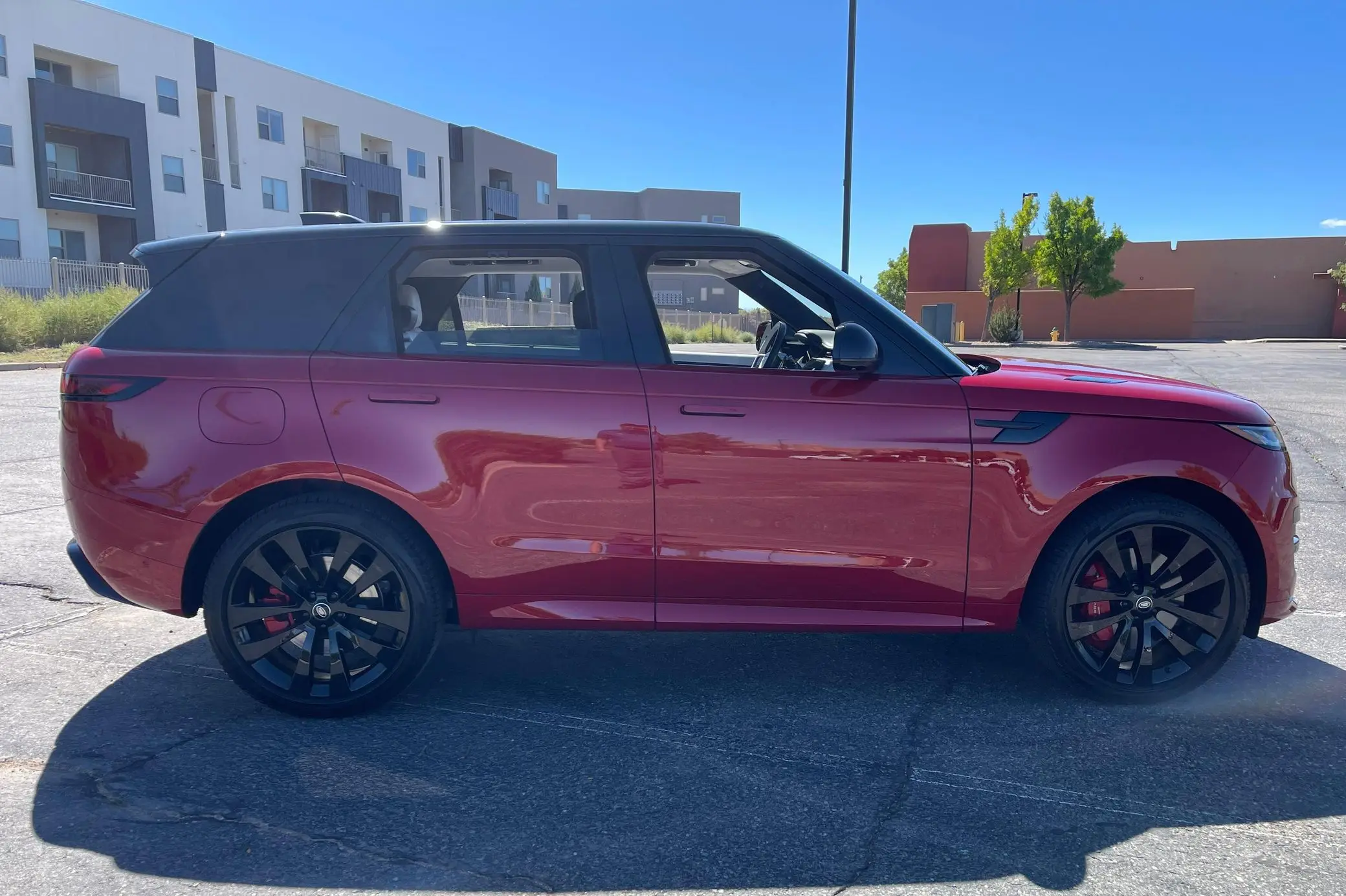 2023 Range Rover Sport P530 первое издание Подержанный электромобиль с левым рулевым кожаным сиденьем размеры задней камеры