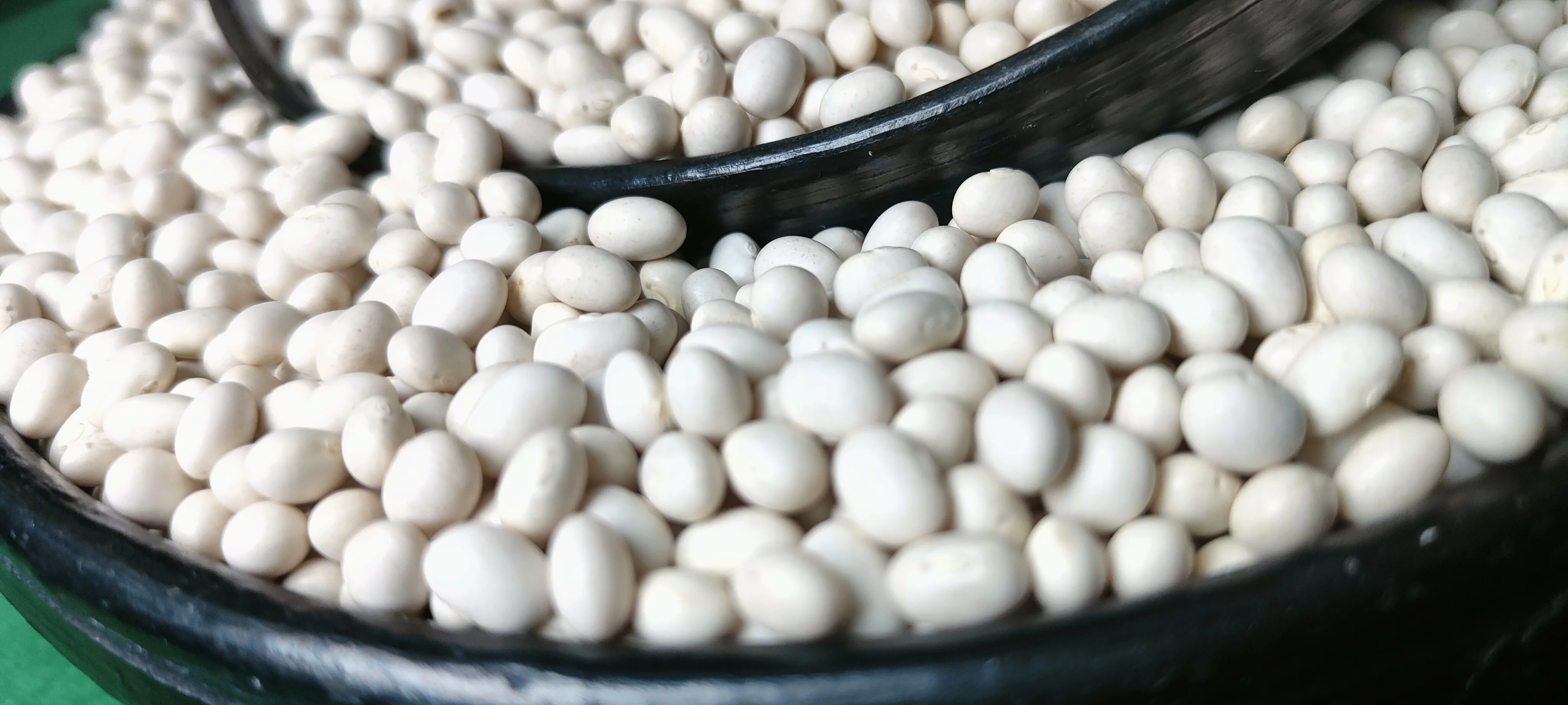 2024 Crop Ethiopian White Pea Beans, 420-450PCS/100gm, 98.5% Purity, Bright White & Natural Wholesale Bulk Dried