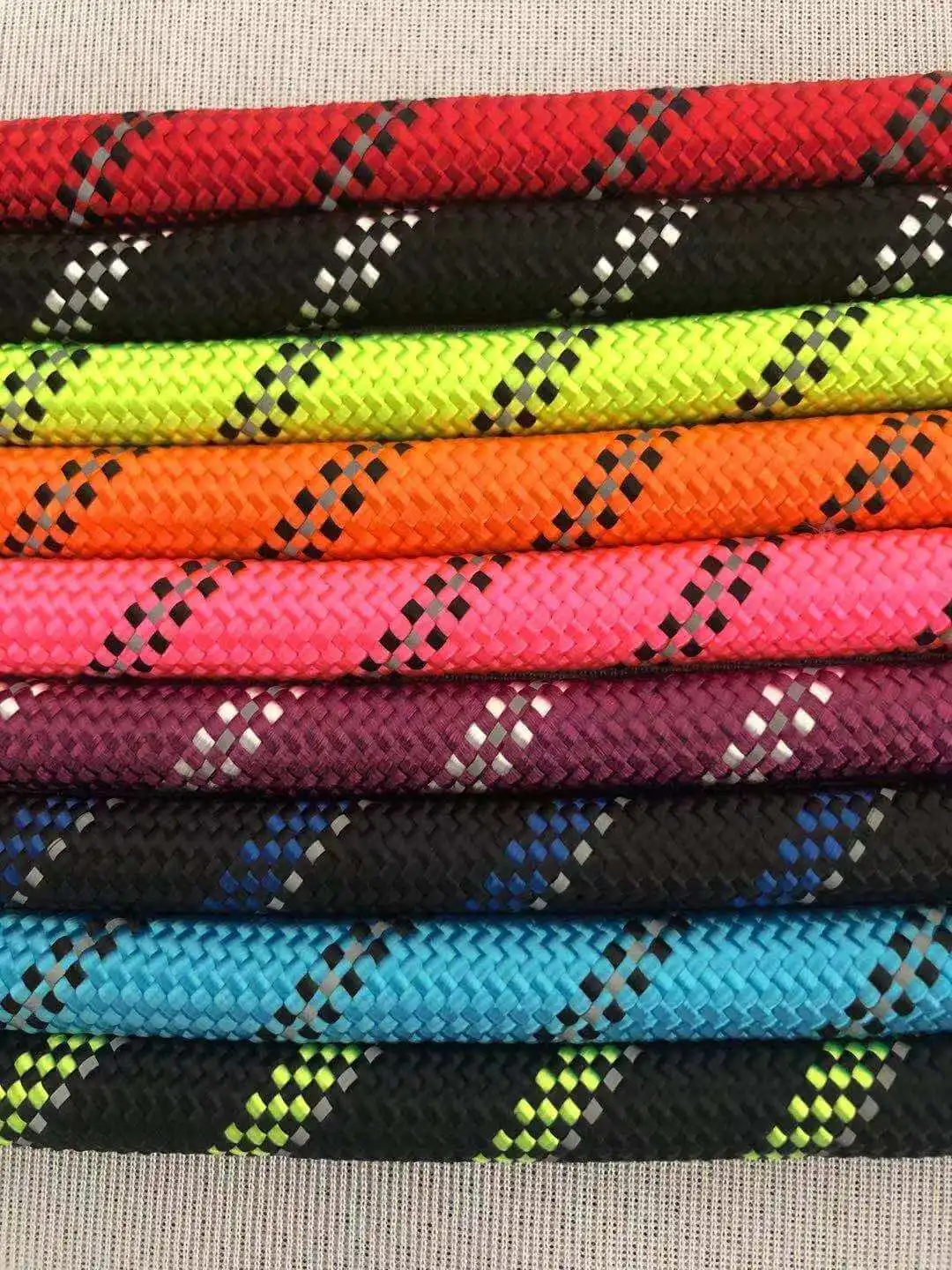 Amazon Hot selling nylon reflective soft paracord walking training heavy duty nylon rope dog leash