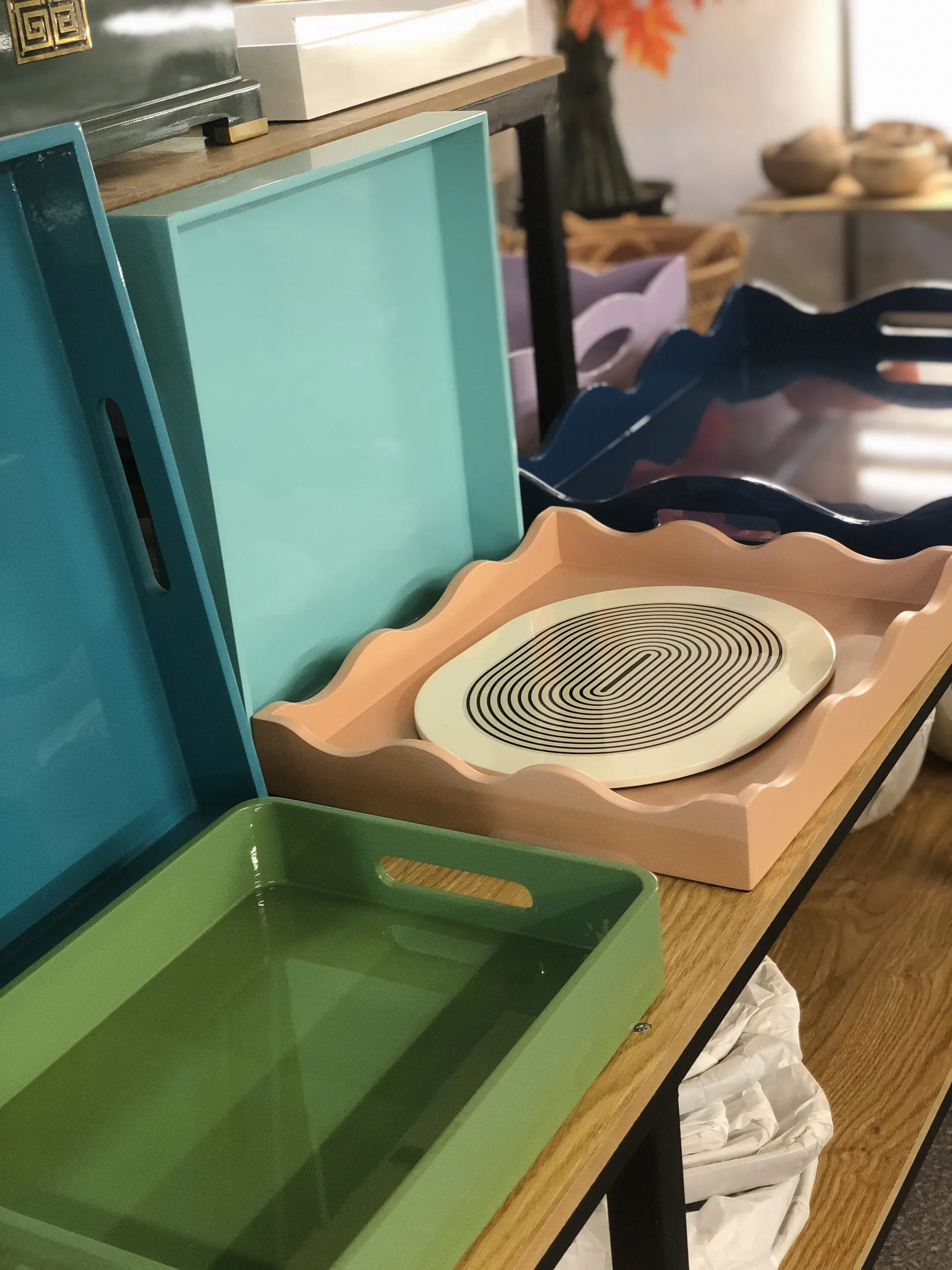 Premium Luxury Lacquer Items Customized Design MDF Wooden Scalloped LACQUER TRAY With High Glossy Finish Serving decor