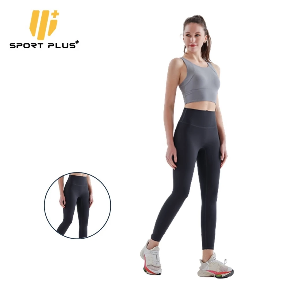 Горячая сексуальная девушка-подросток в обтягивающих штанах для йоги спандекс леггинсы