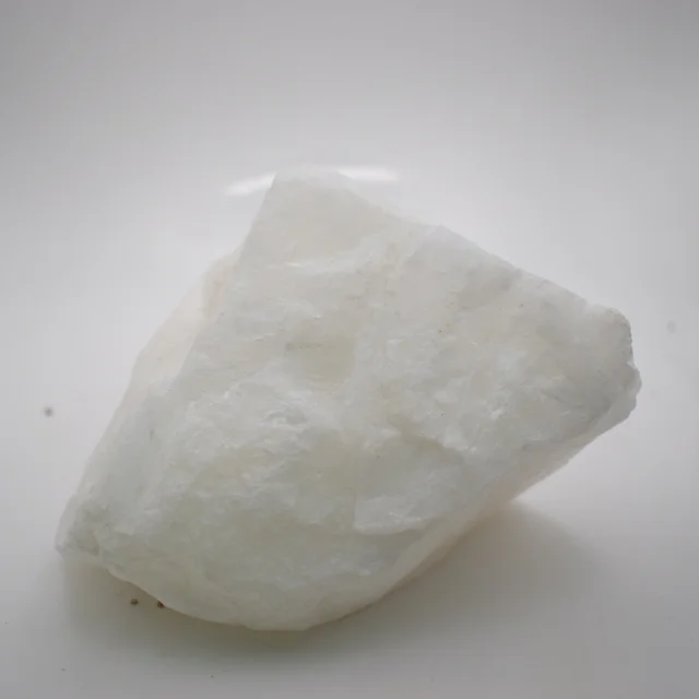 Best quality Silica Quartz lumps SiO2 98%+ for Industrial use