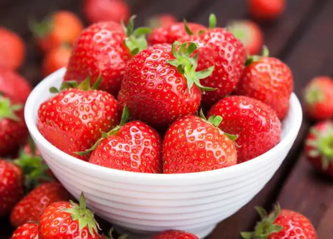 Hot Sale Soft Sweets Fresh Delicious Strawberry Wholesale Fresh Strawberry best price Export worldwide