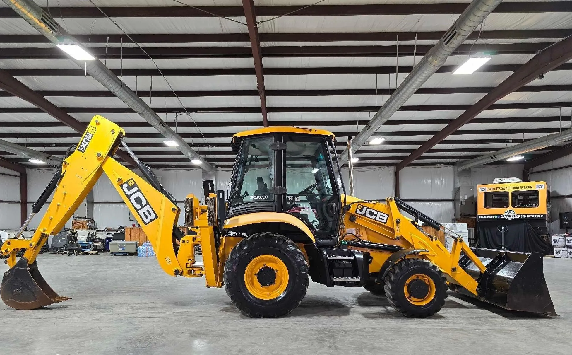 Б/у экскаватор-погрузчик 2022 JCB 3CX14 экскаватор и фронтальный погрузчик для строительства зданий
