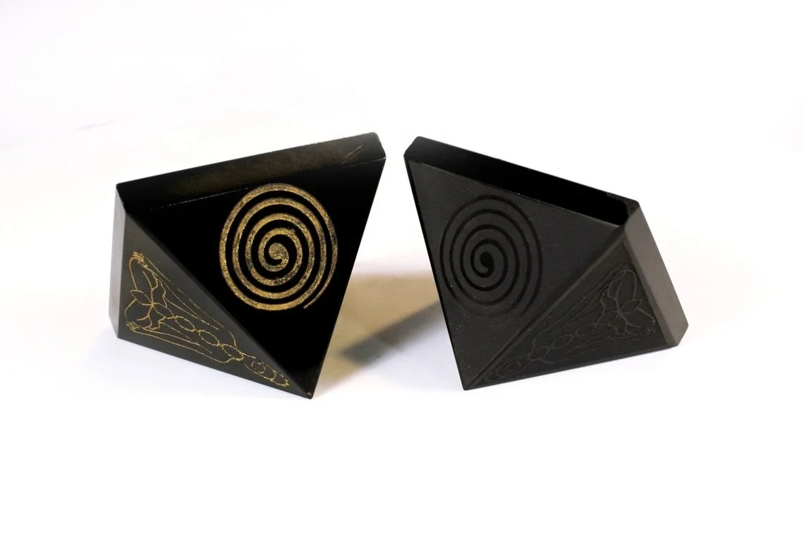 New Design Wholesale Premium Quality Natural Black Tourmaline Carved Buddha Pyramid For Gift & Healing Product From India