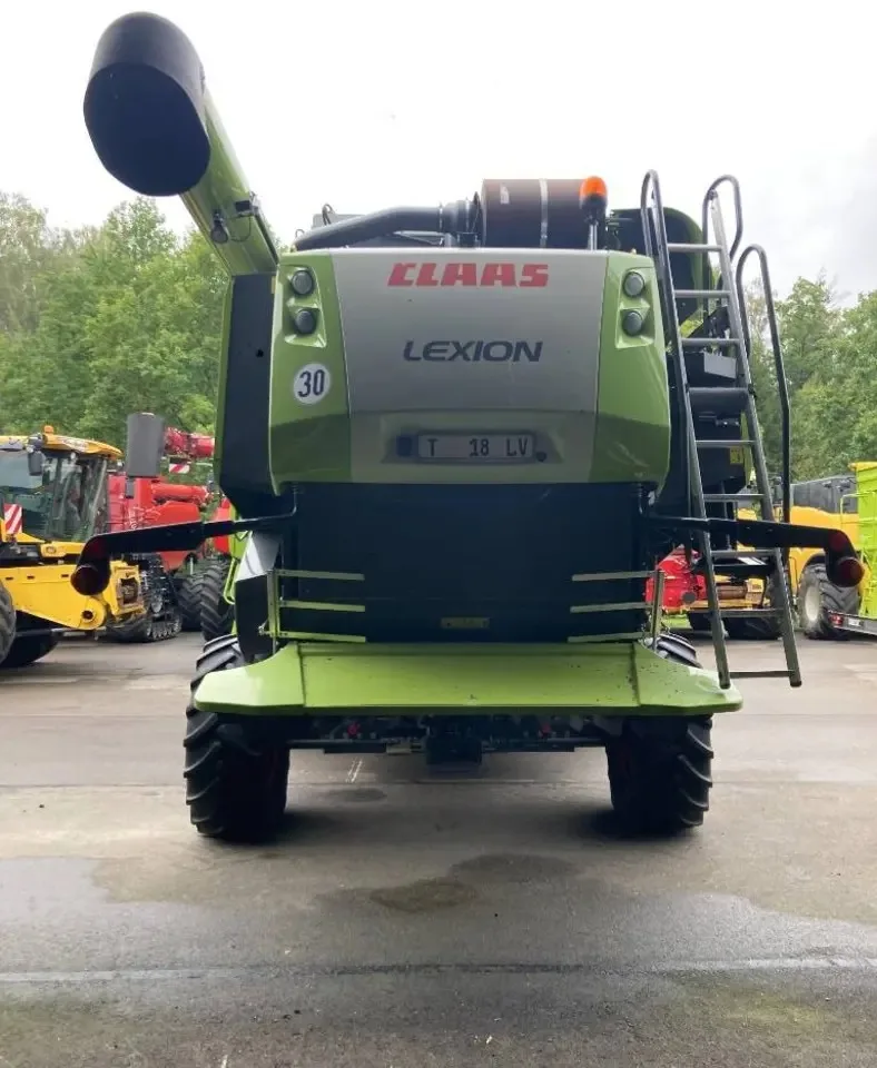 Brand New Combine harvester Combine harvester CLAAS 670 cheap offer in stock Lexion