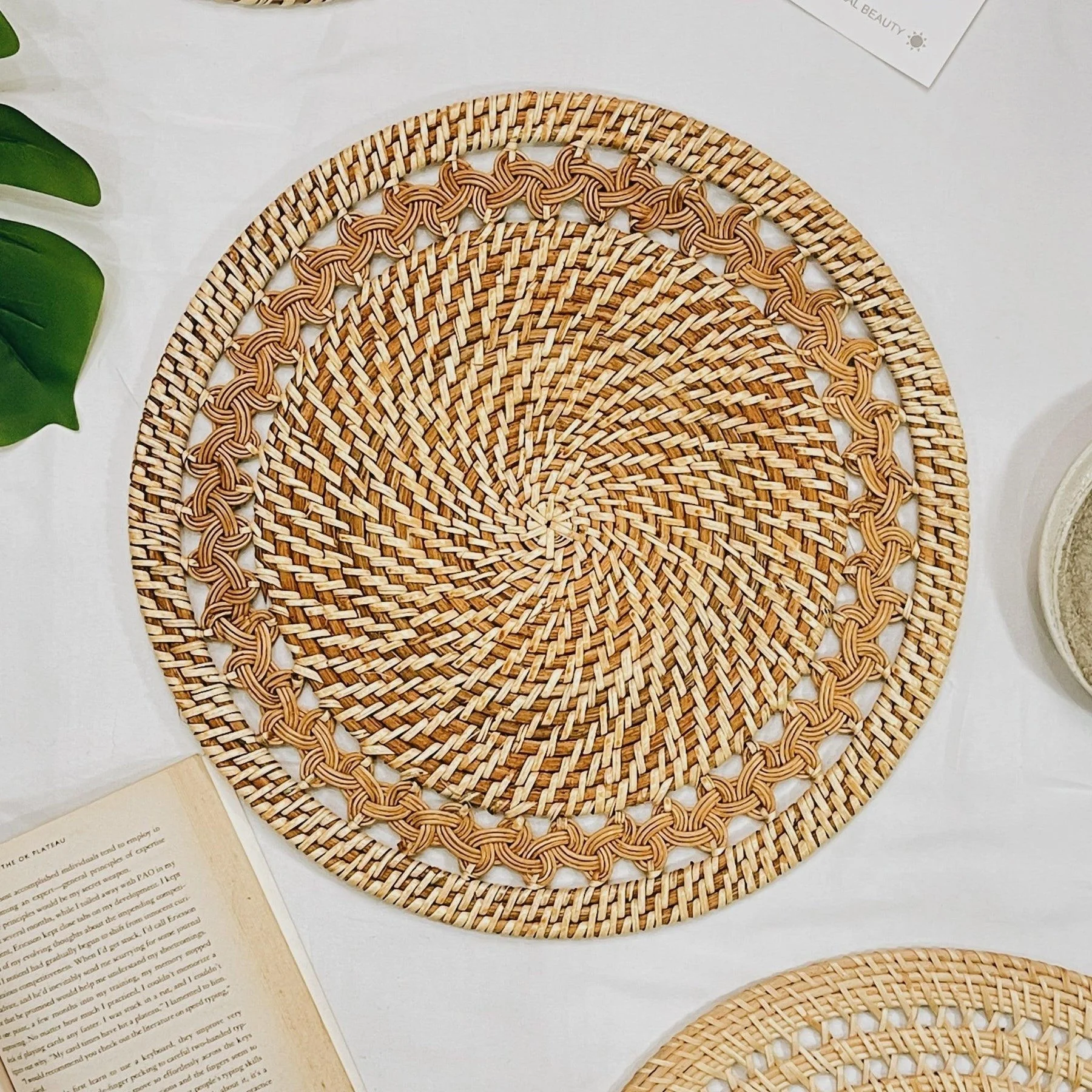 Vietnam Manufacturer Round Rattan Placemats Natural Hand Woven Rattan Placemat Table Decoration & Accessories
