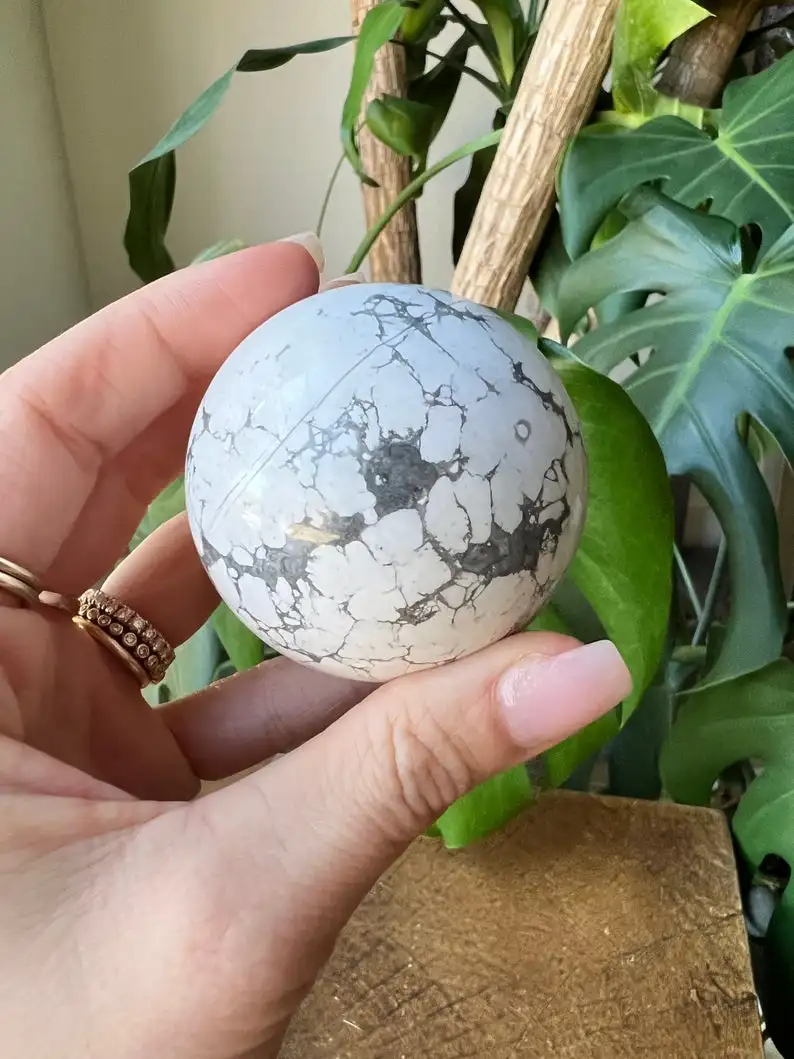 NATURAL HIGH QUALITY HOWLITE AGATE SPHERE HIGH QUALITY POLISHED HOWLITE SPHERE  WHOLESALE CRYSTAL HOWLITE QUARTZ SPHERE BALL