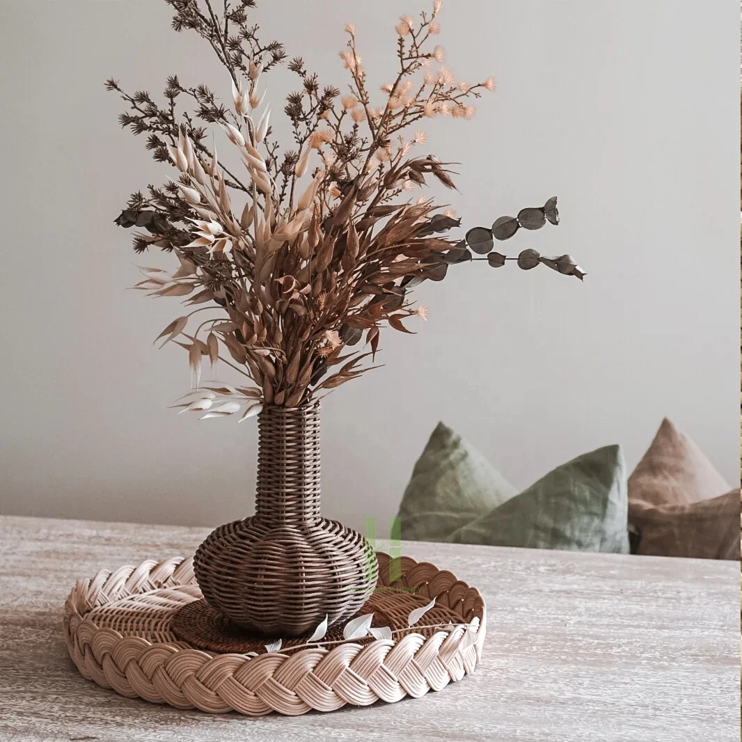 OEM Handwoven Natural Scalloped Rattan Tray Best Seller Serving Tray High Quality Rattan Charger Plates from Vietnam Factory