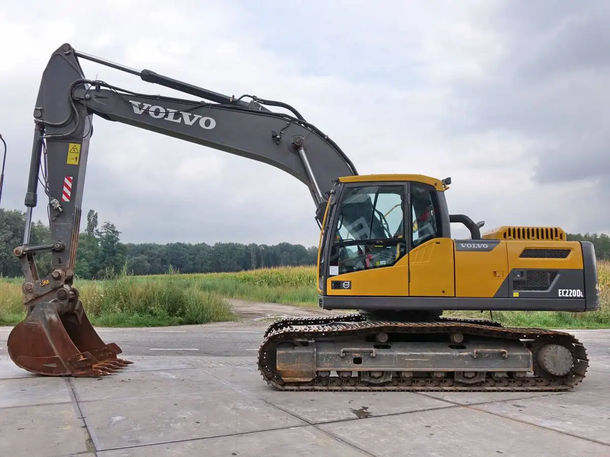 VOLVO used excavator EC220 for sale, quality assurance, affordable price, Ready to Work used excavator 22 ton