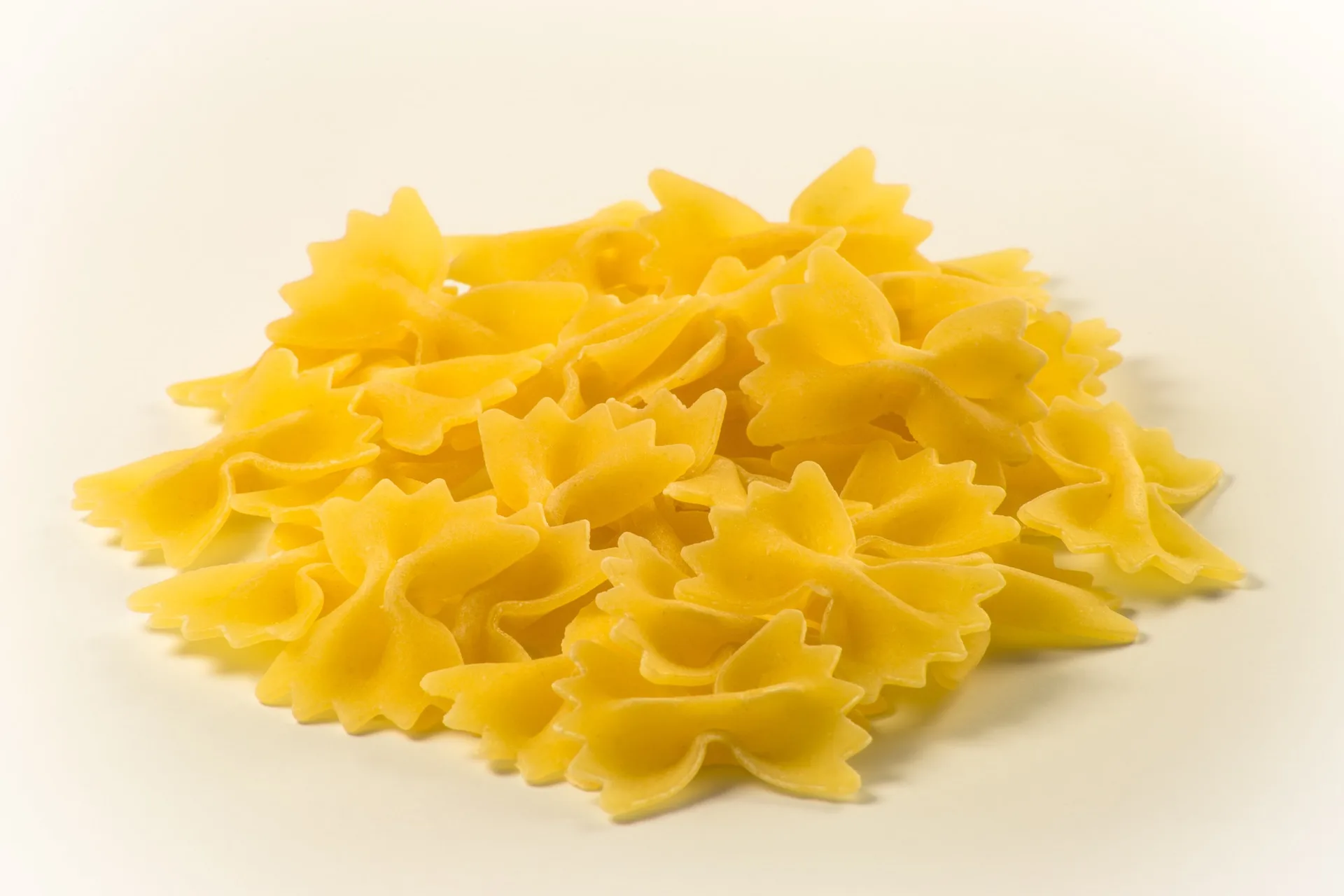 Bulk Dried Farfalle Pasta  Gluten Packaging Spaghetti Noodle Gross Cooking Feature Powder