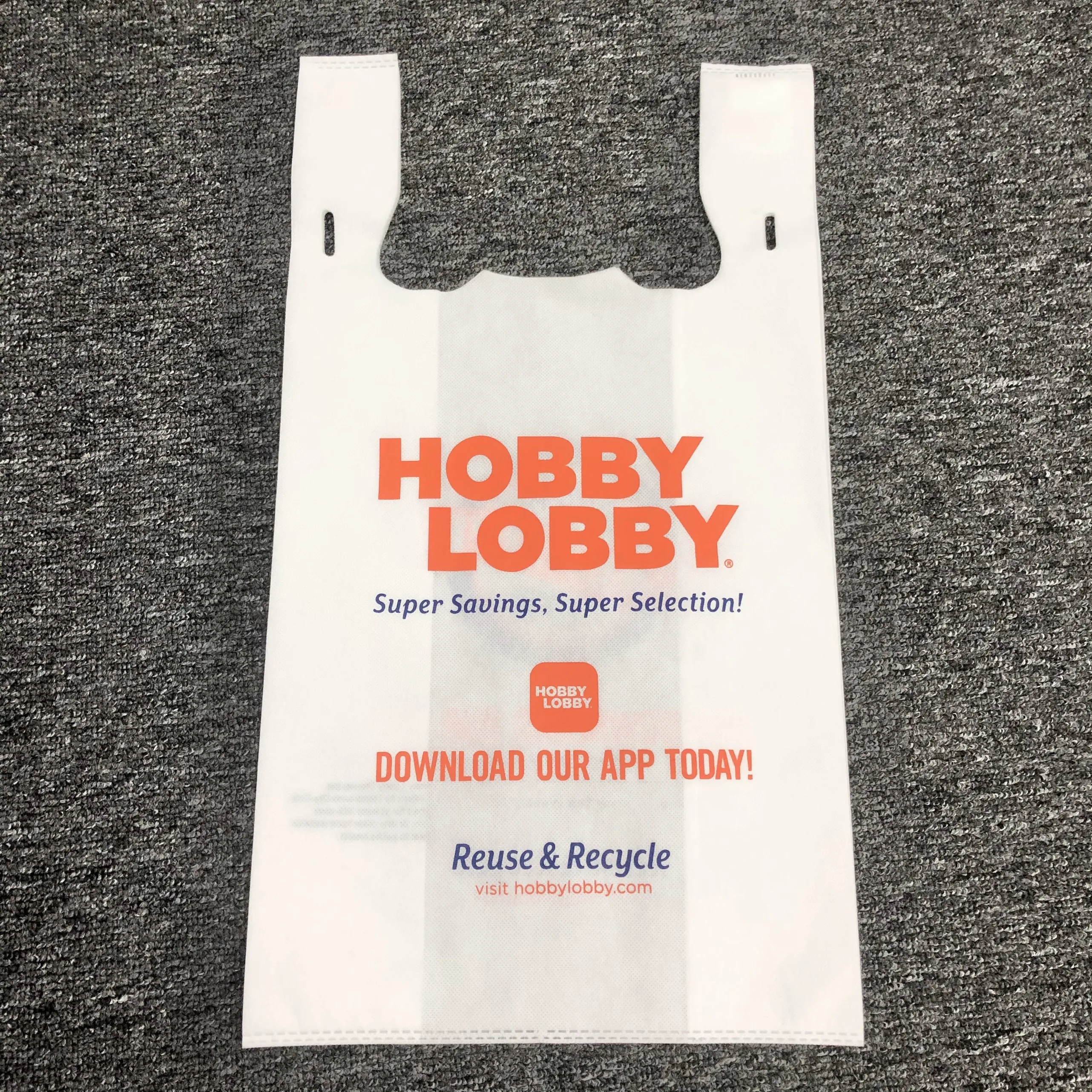 Factory Wholesale Customized Logo and Size Supermarket Shopping Non-Woven T-Shirt Bag Non Woven T Shirt Bags