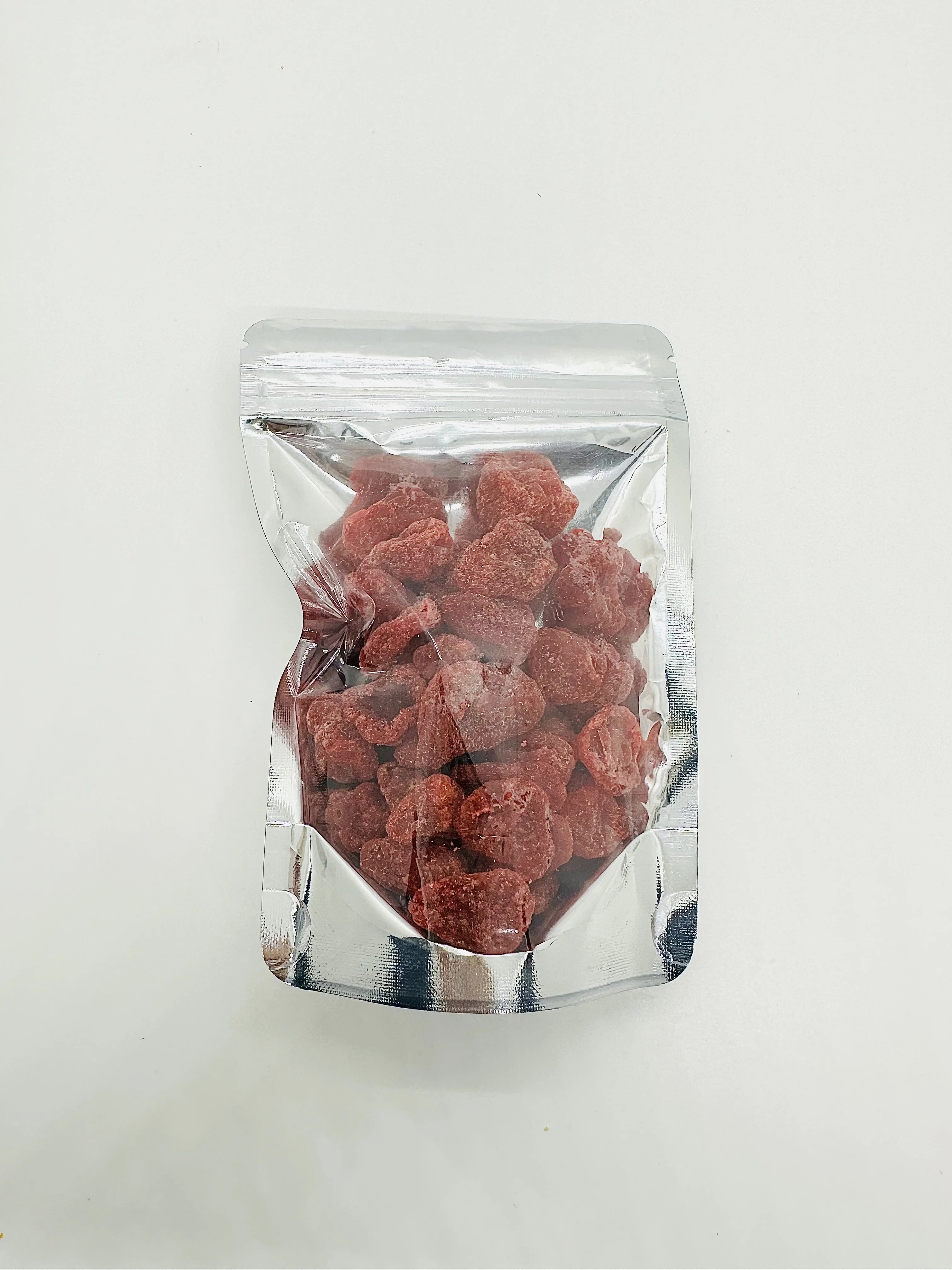 Diet food trend with dried strawberry through hot air dehydration process export FOB Bangkok price term