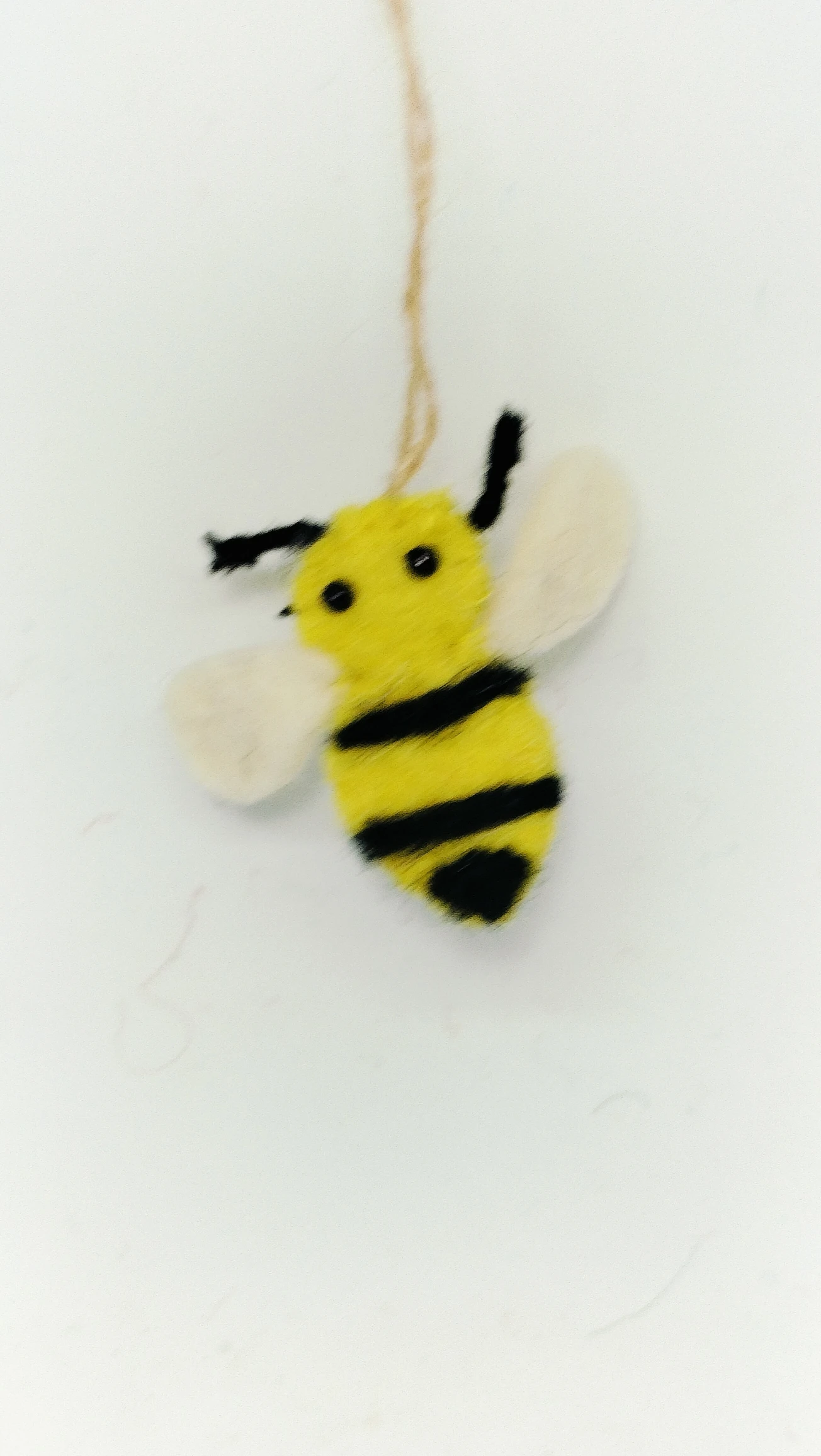 Mesmerizing Wool Cartoon Toys Honey Bee Hanging Playing and for Home and Offices Christmas for Kid 10 Decoration Customized