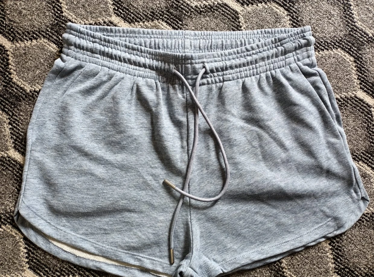 Ladies shorts new arrival solid pattern casual wearable custom branded ladies stock lot collection ladies outer wear