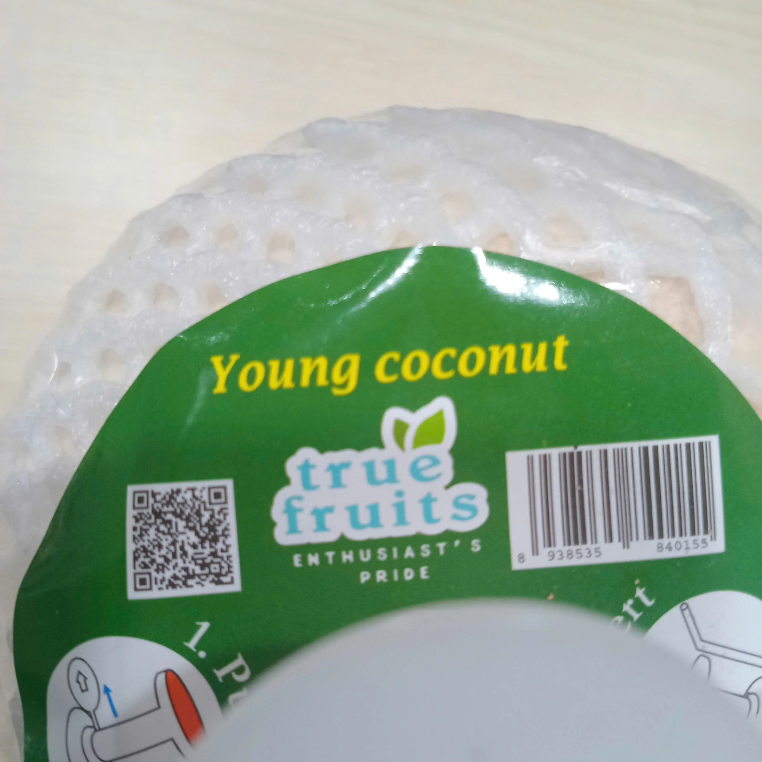Ready-to-Drink Fresh Young Coconuts From Vietnam Easy-Open Press Tropical Refreshment