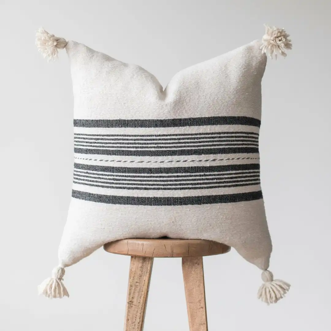 Decorative cushion covers woven cotton cushion covers Jute hand made pillow cover