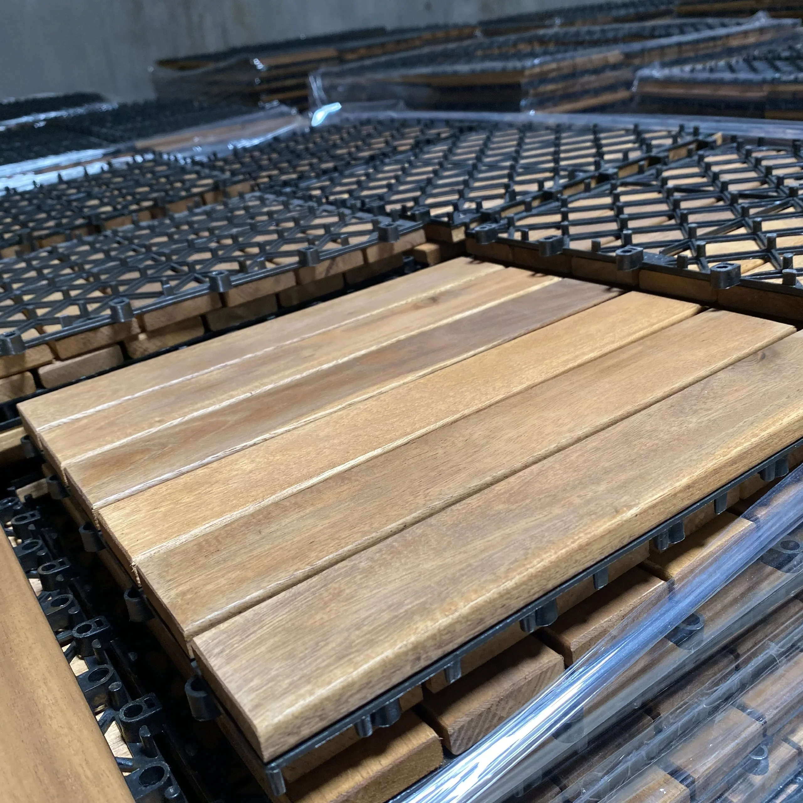 Tiles decking- Using in/outdoor - wood deck tiles 6 slats Interlocking Deck Tiles for Sale From Vietnam