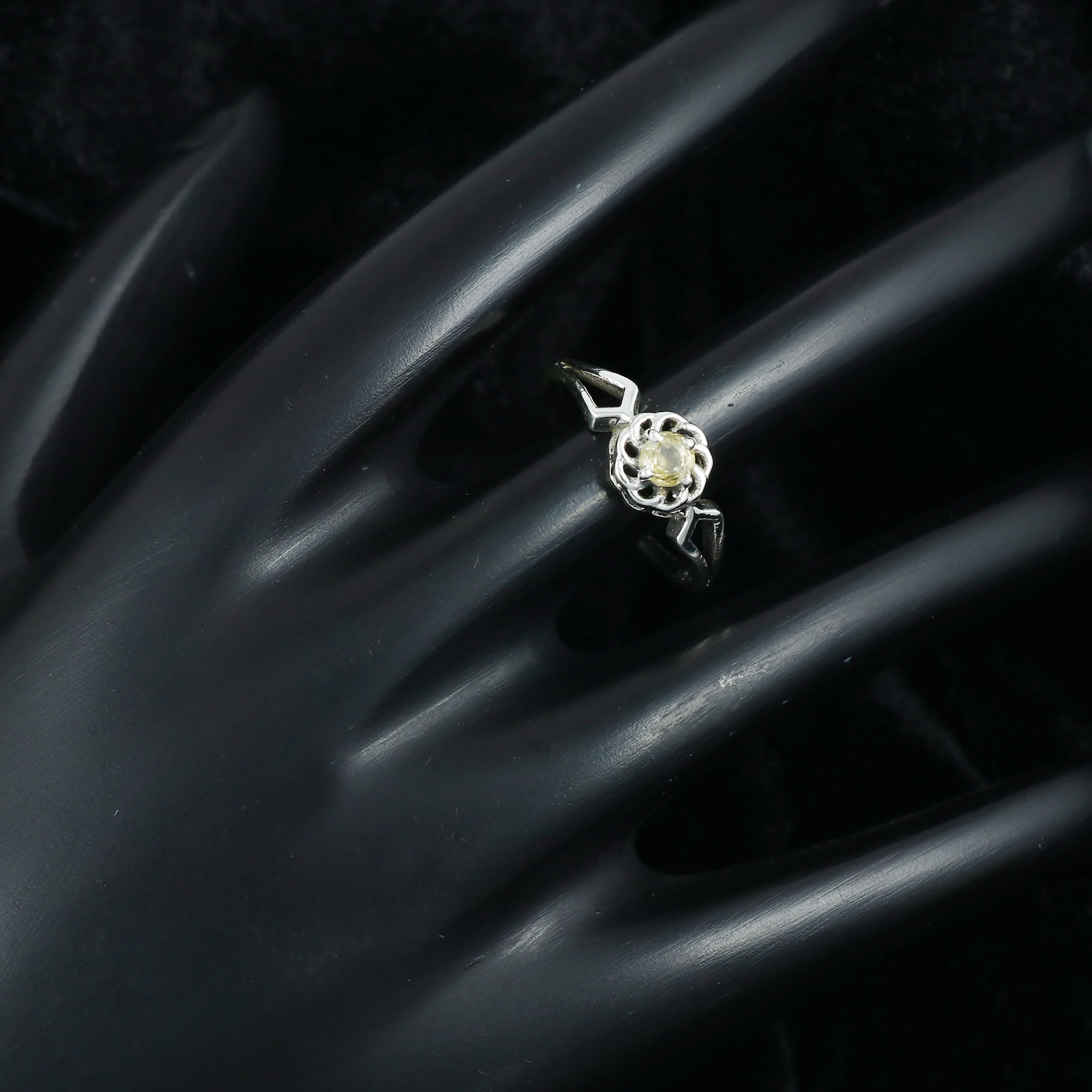 Wholesale 18K Silver Jewelry Ring Semi-Precious Gemstone and Garnet for Wedding and Party