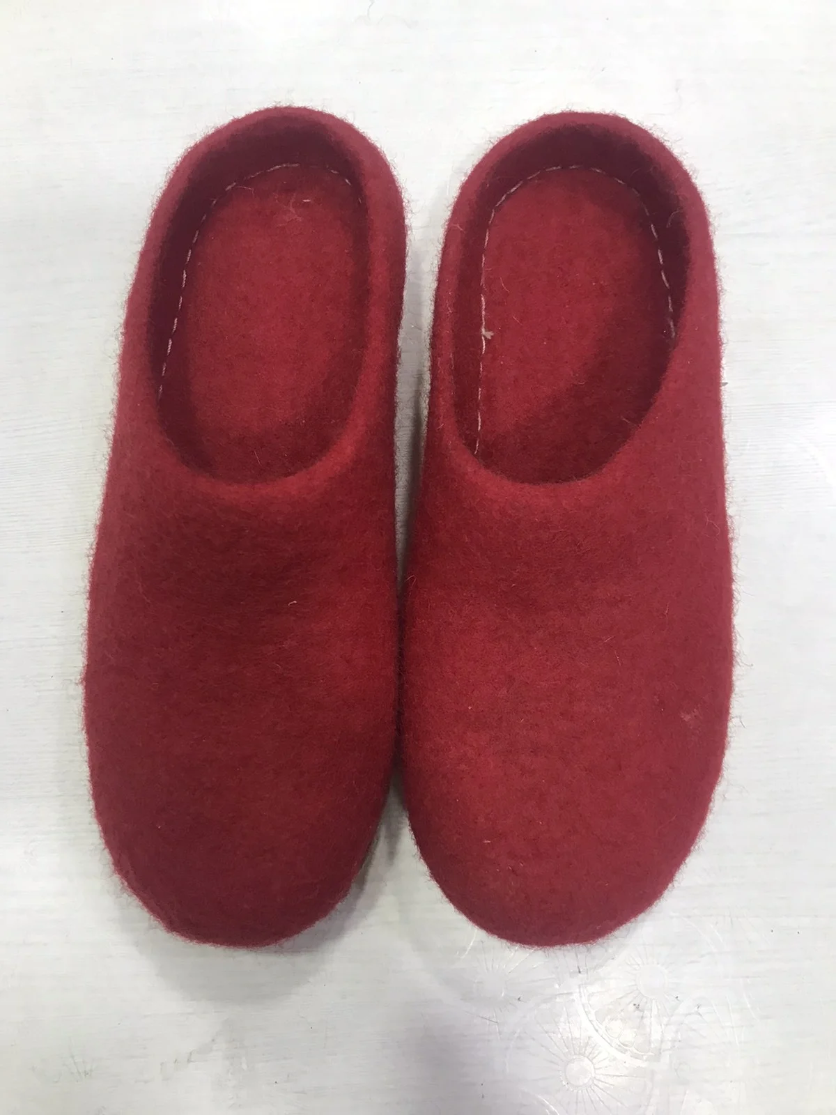Felt slippers custom size outer sole handmade multi color unisex wool slippers 100% sheep wool slippers handmade in Nepal